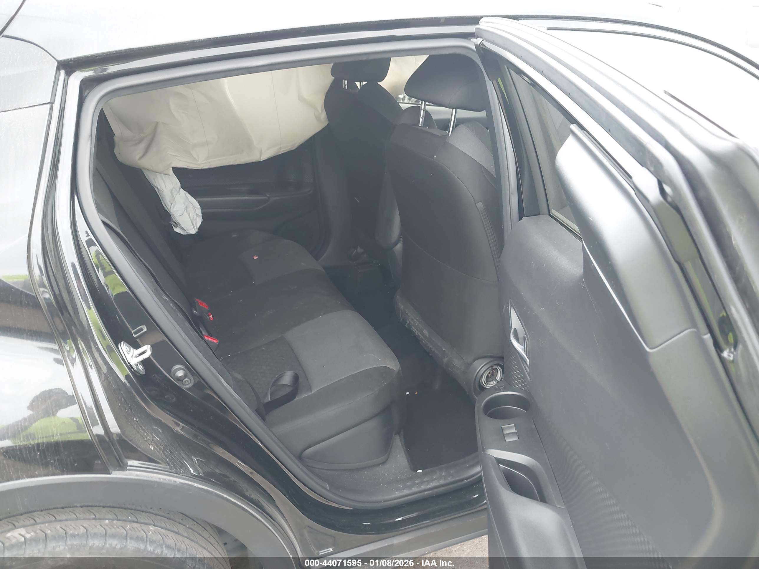 TOYOTA C-HR image 8