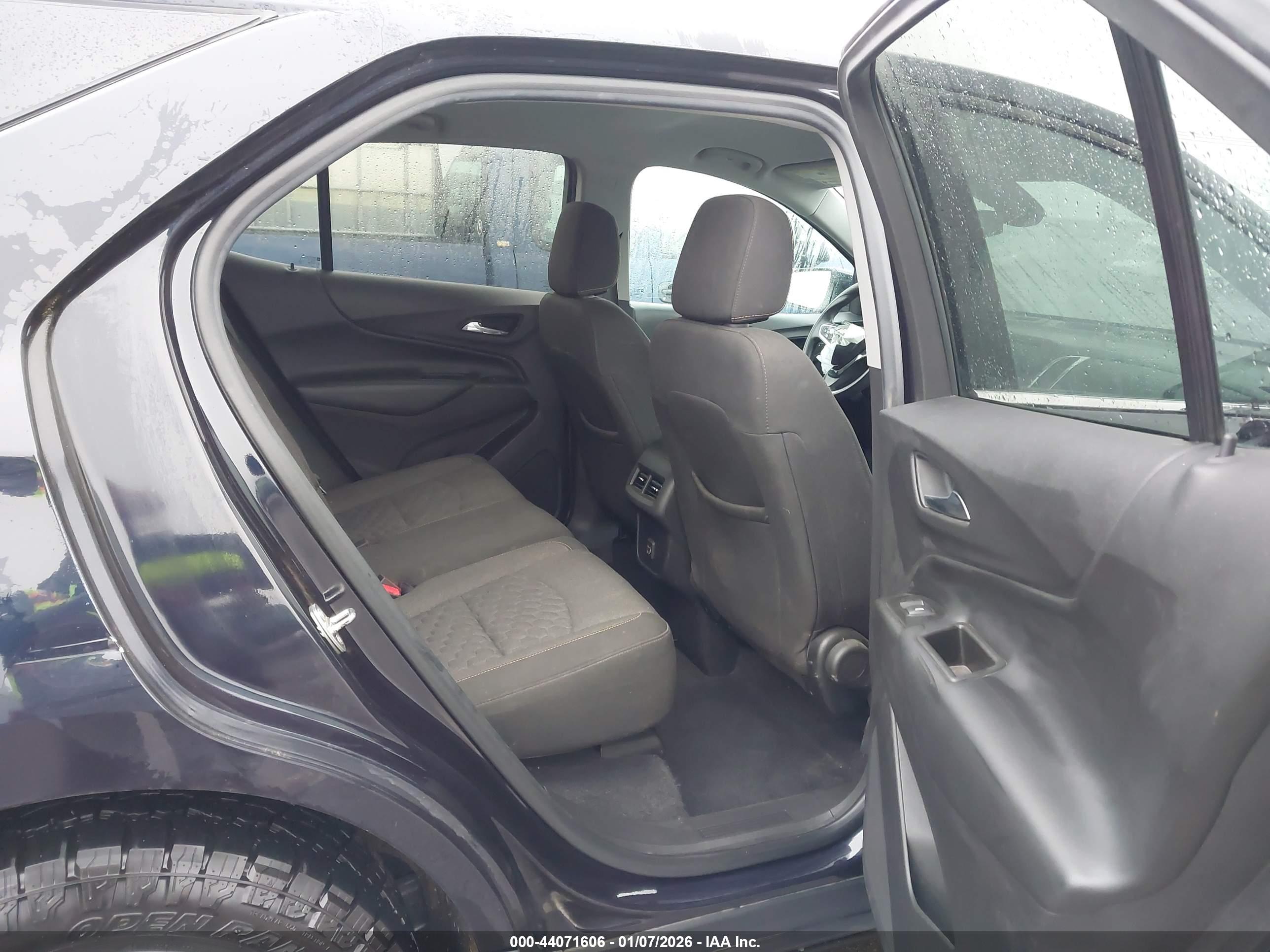 CHEVROLET EQUINOX image 8