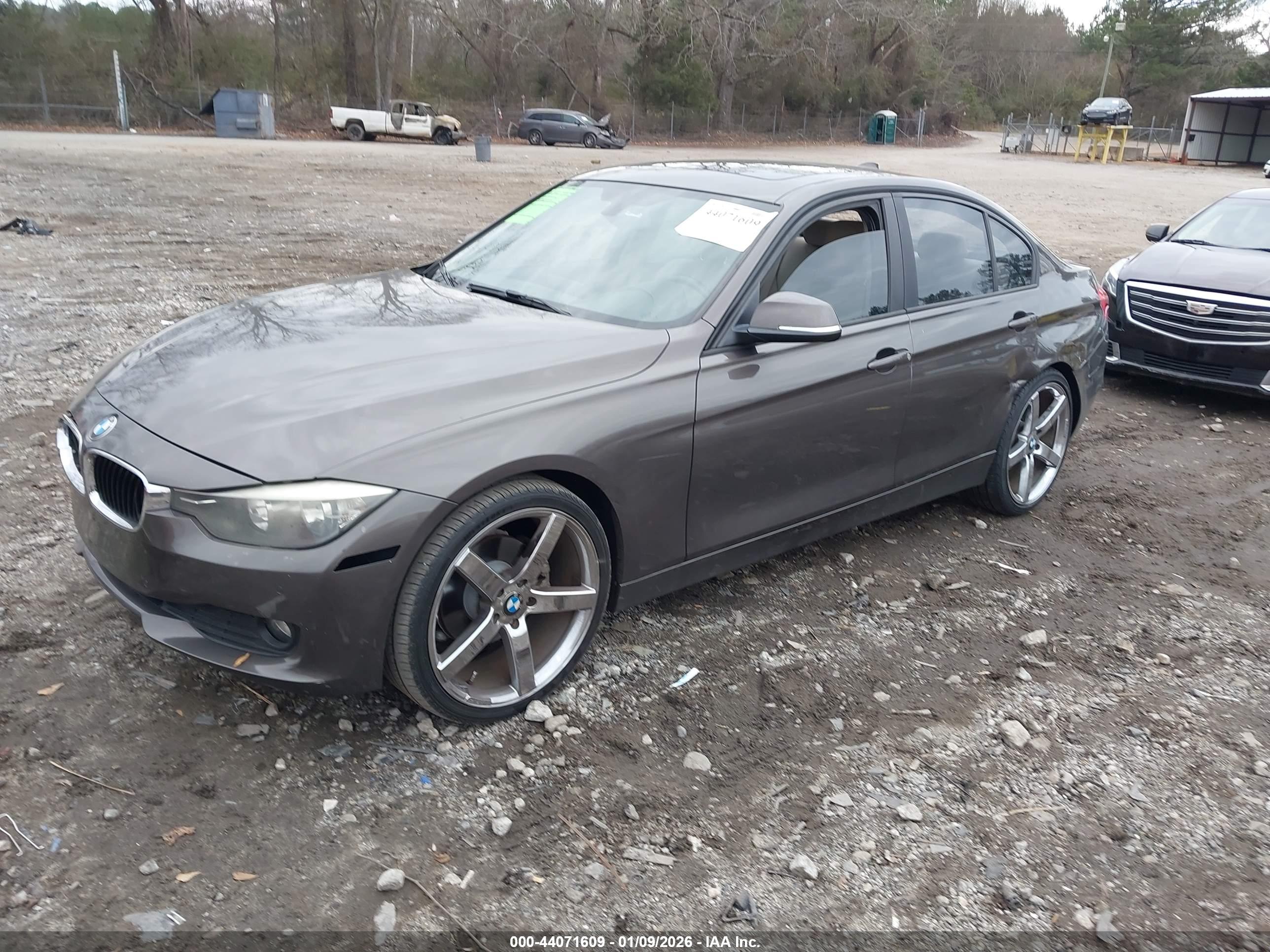 BMW 320I image 2