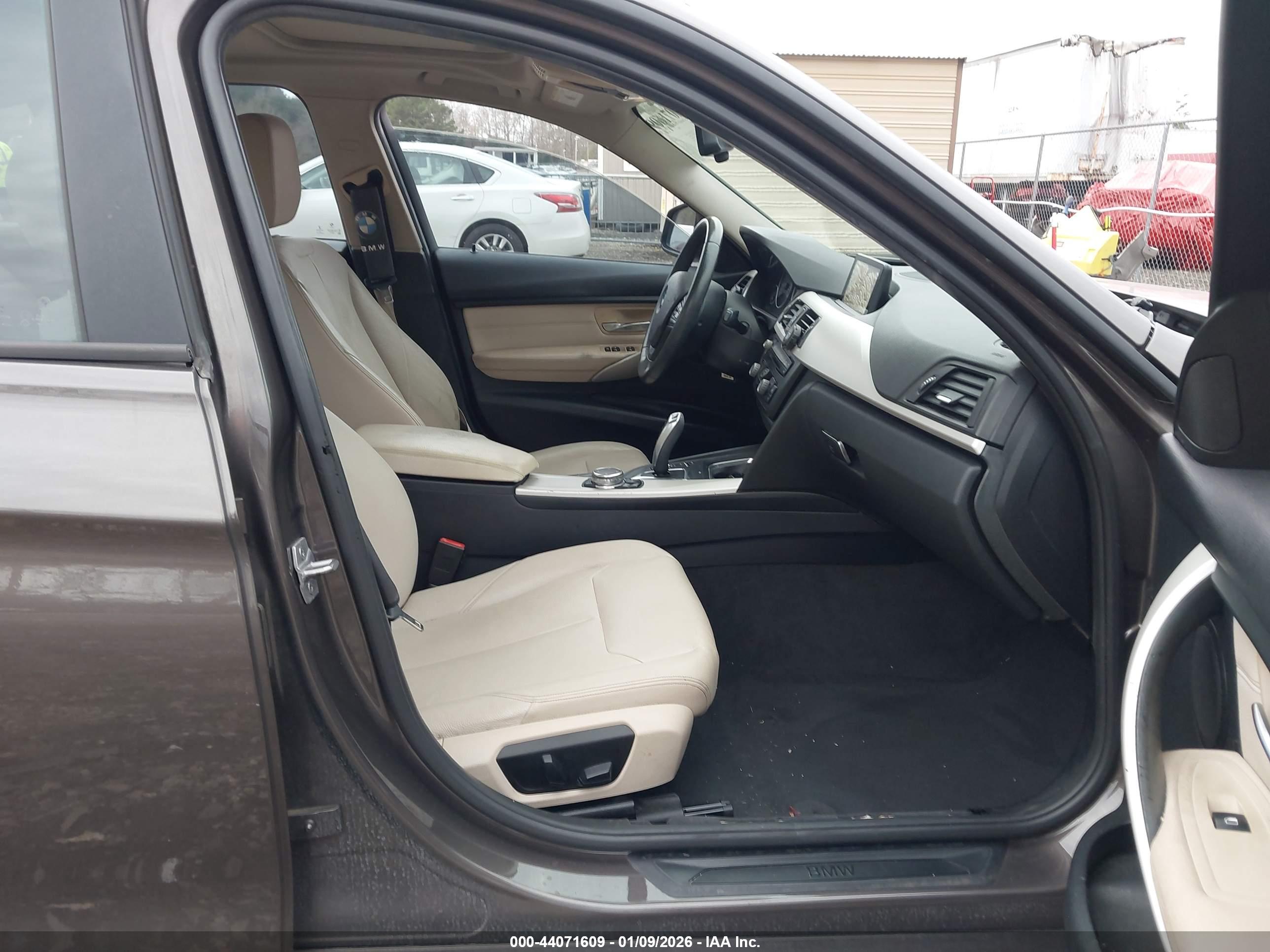 BMW 320I image 5