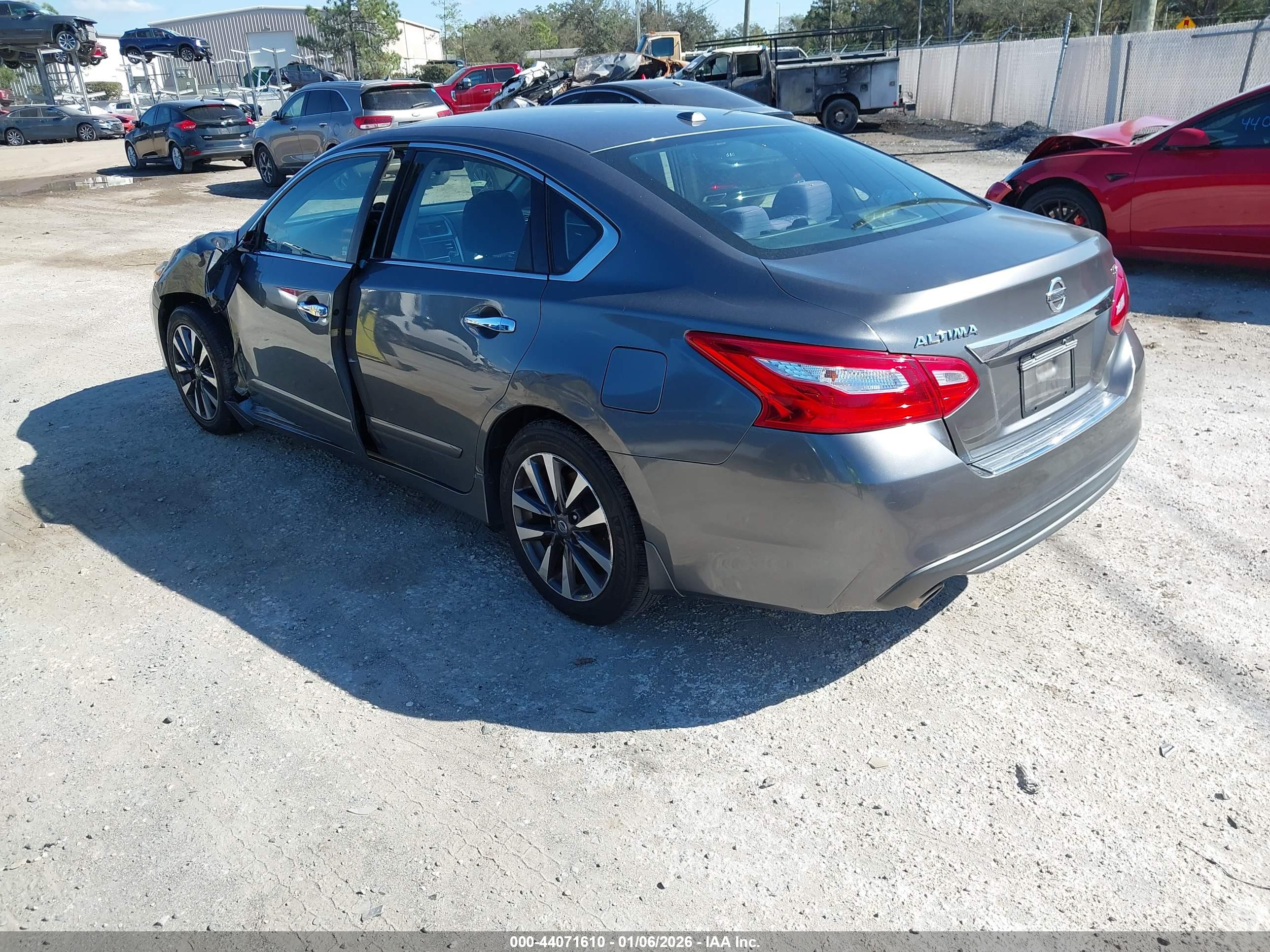 NISSAN ALTIMA image 3