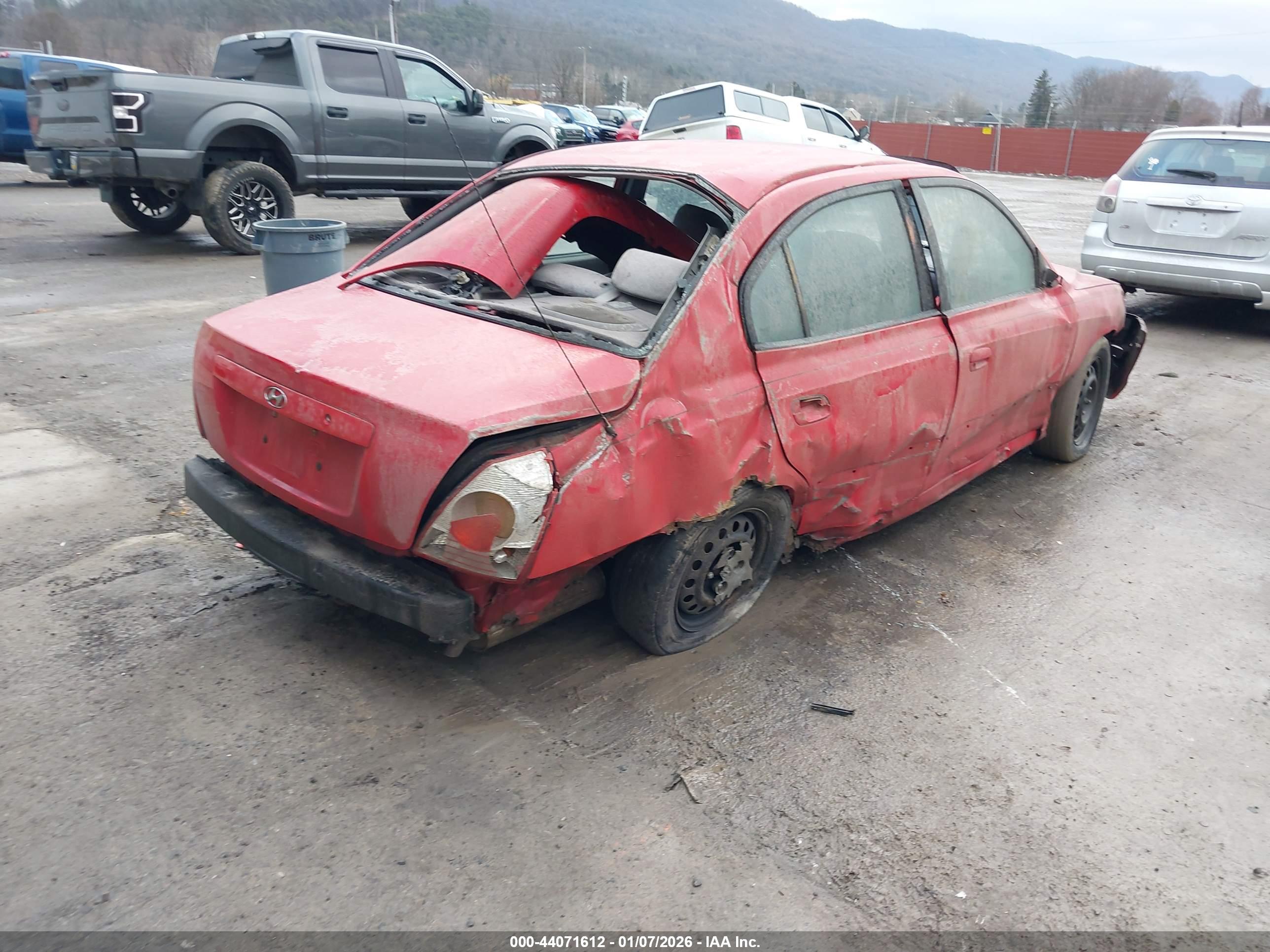 HYUNDAI ELANTRA image 4