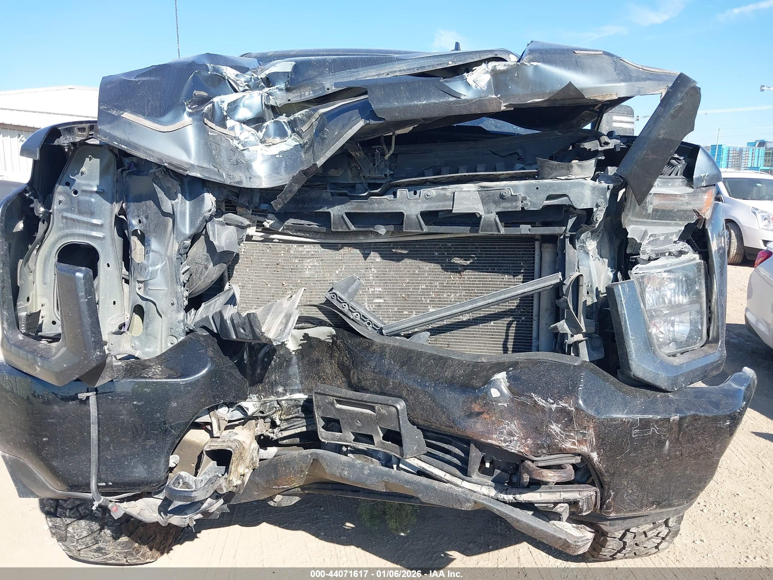 CHEVROLET SILVERADO image 6