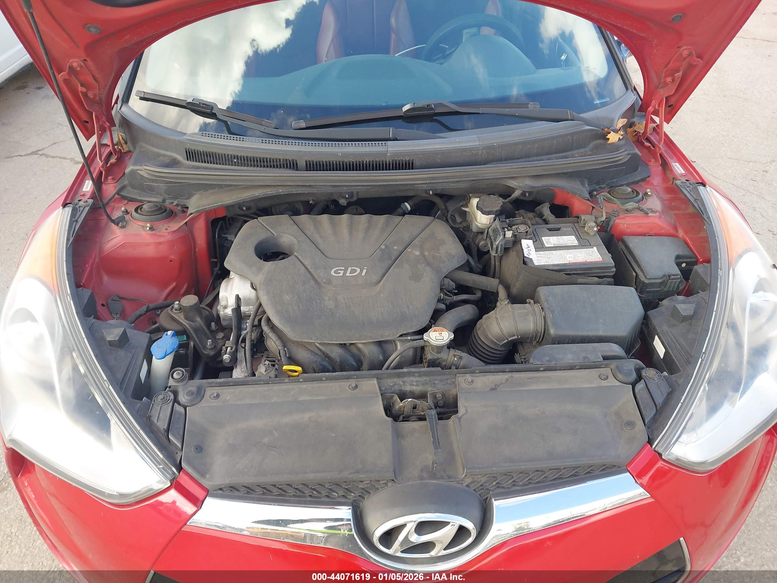 HYUNDAI VELOSTER image 10