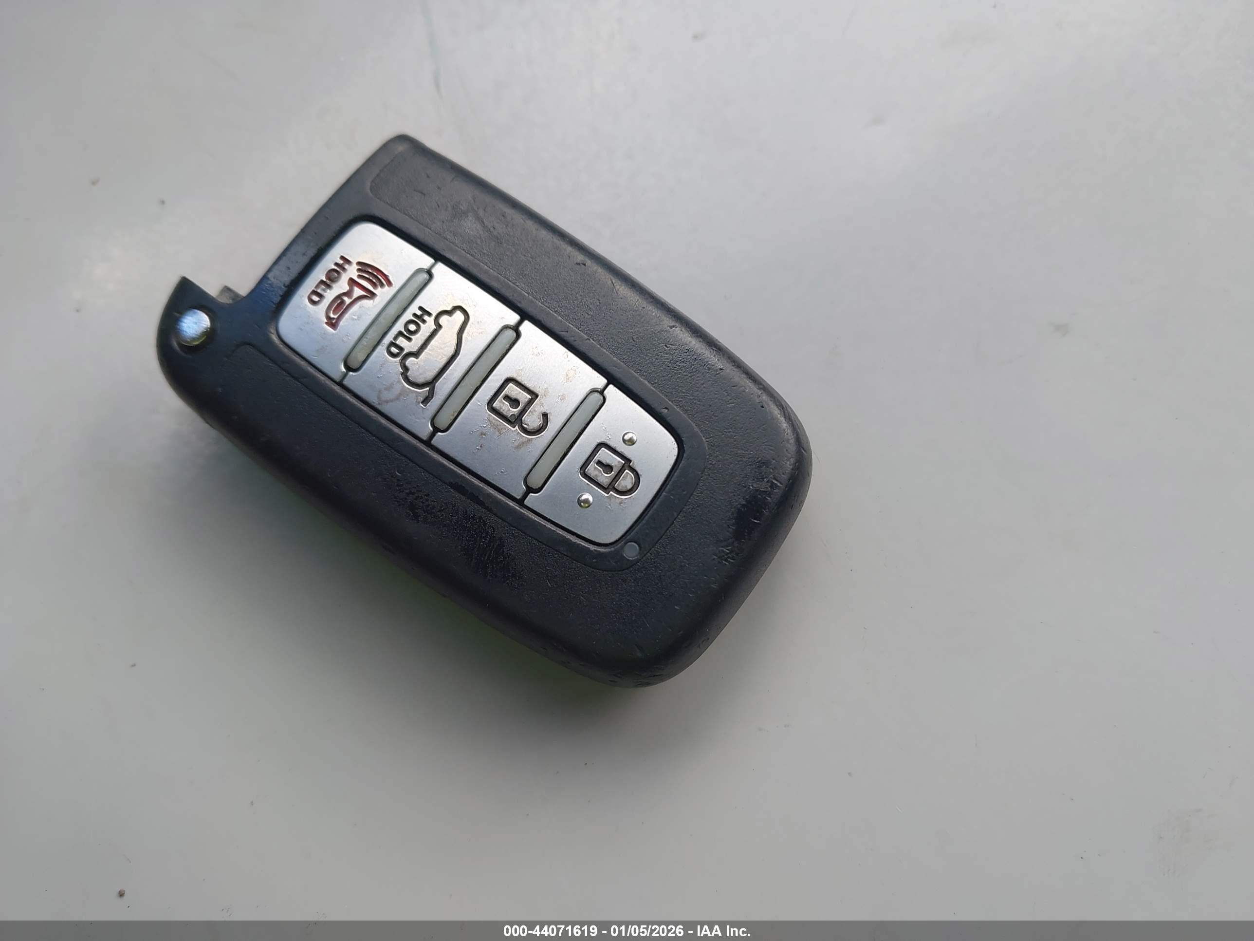 HYUNDAI VELOSTER image 11