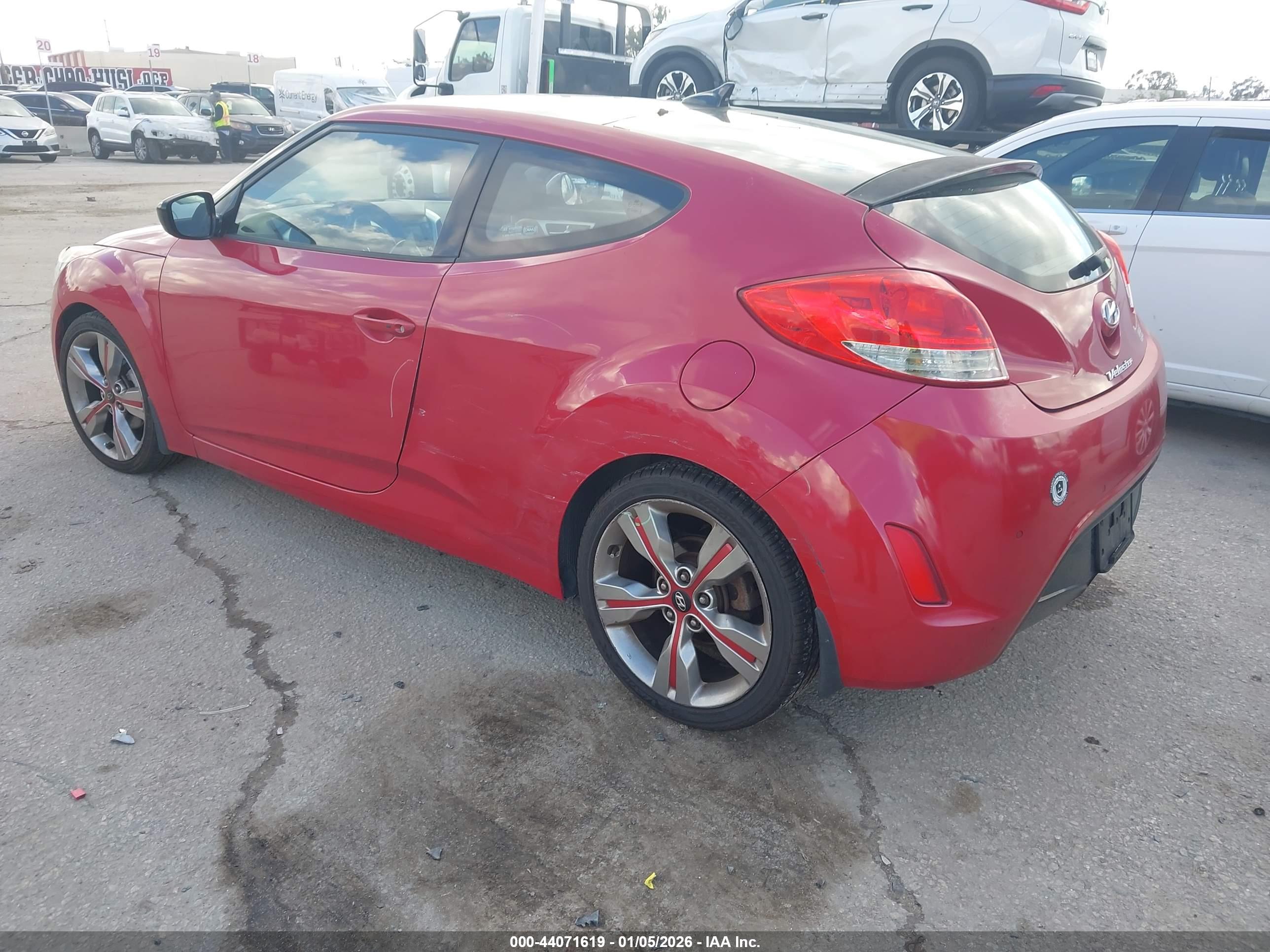 HYUNDAI VELOSTER image 3
