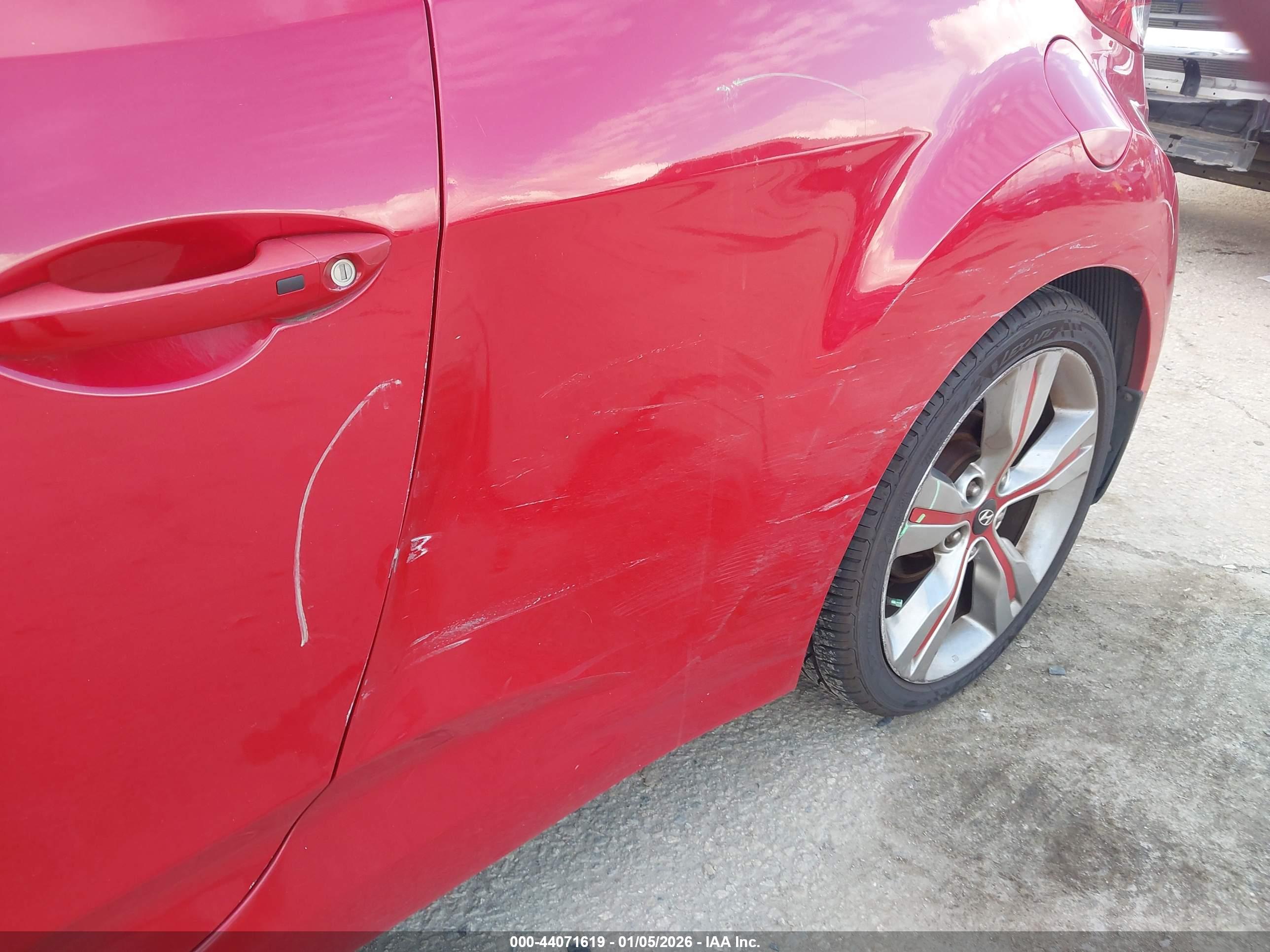 HYUNDAI VELOSTER image 6