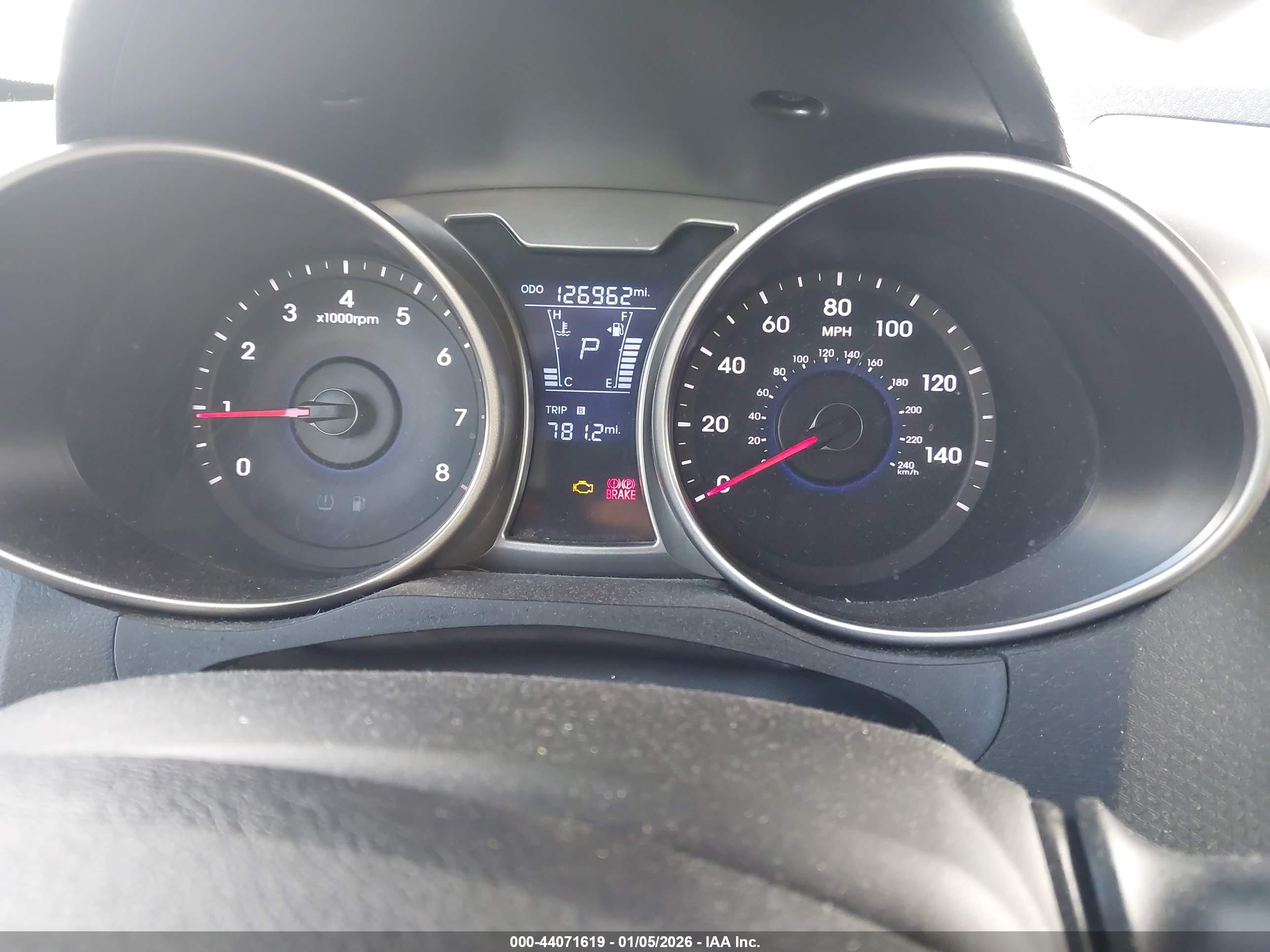 HYUNDAI VELOSTER image 7