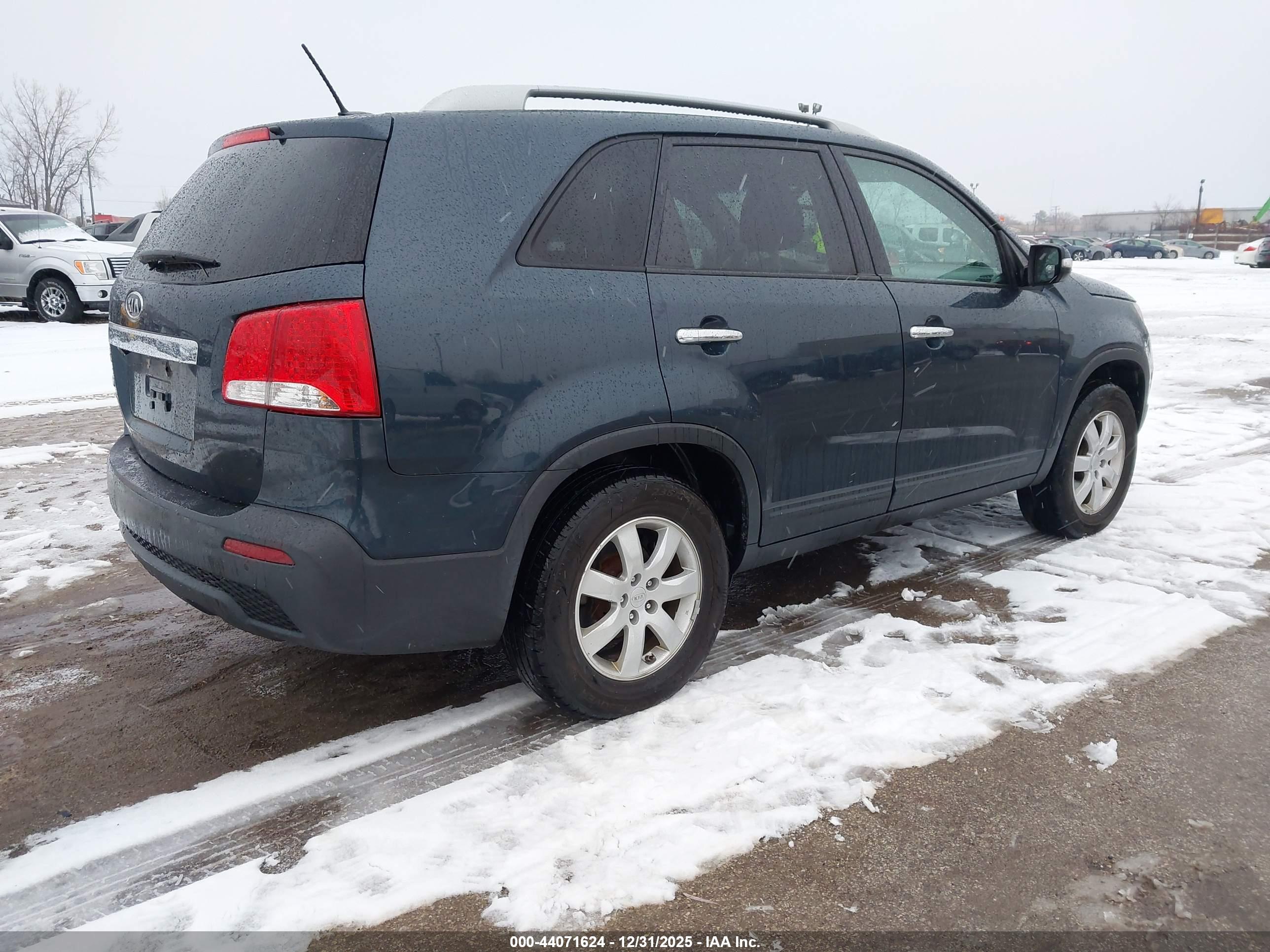 KIA SORENTO image 4