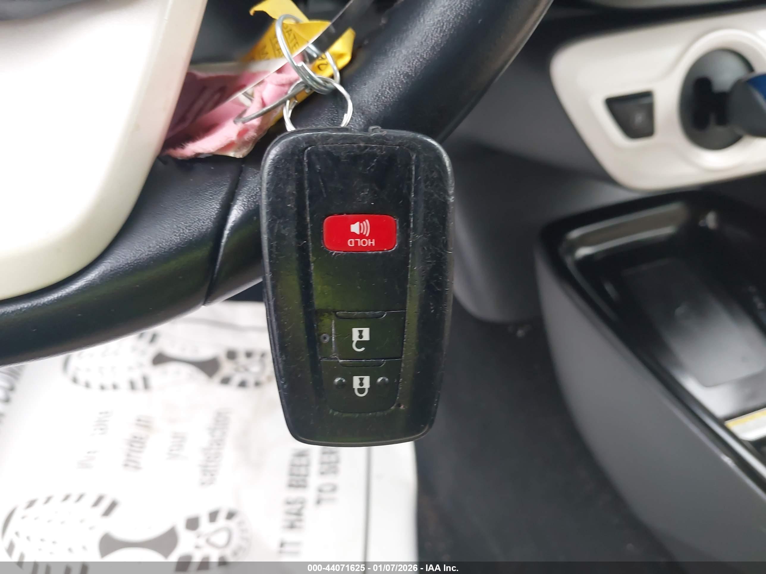TOYOTA PRIUS image 11