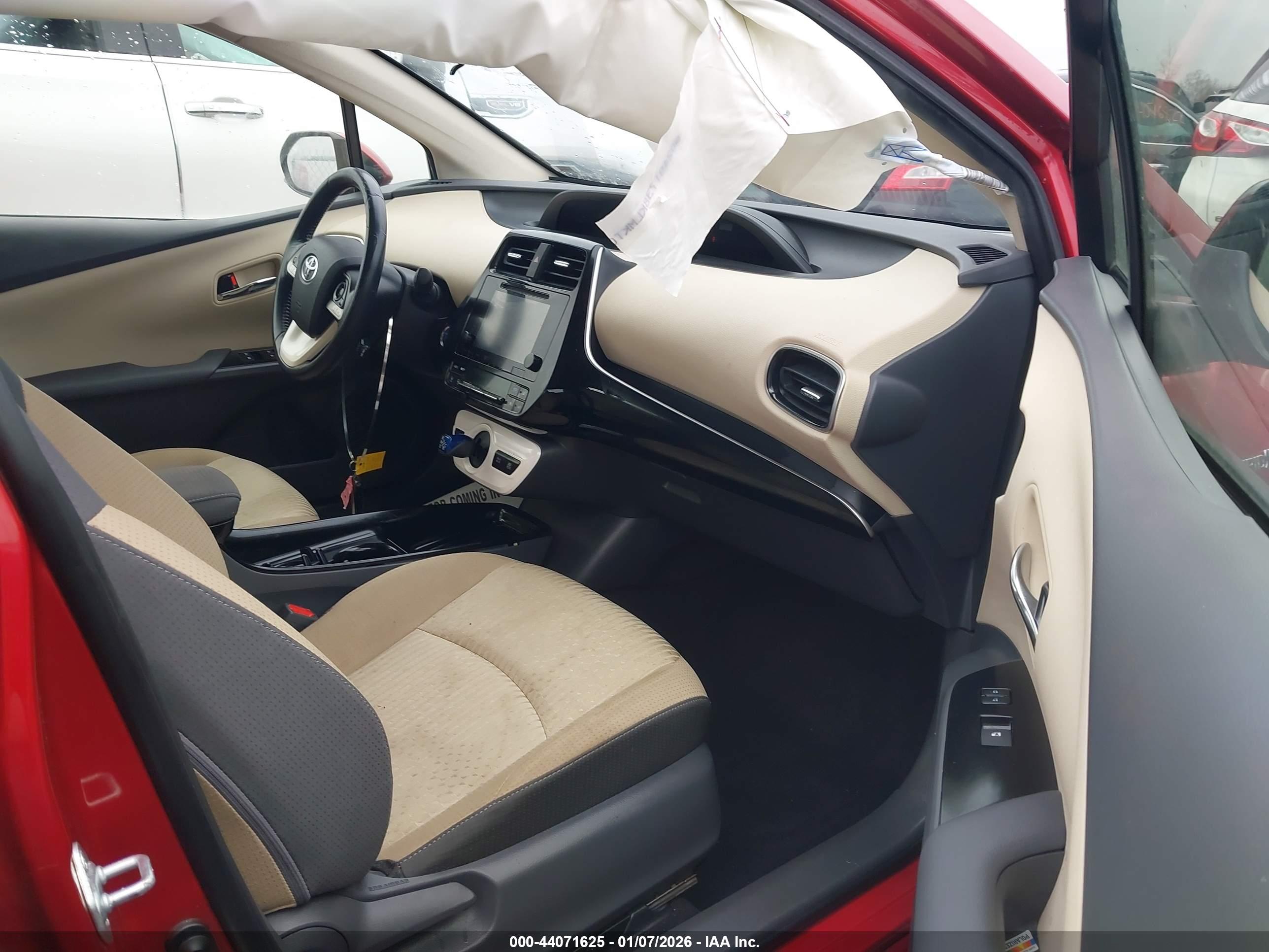 TOYOTA PRIUS image 5