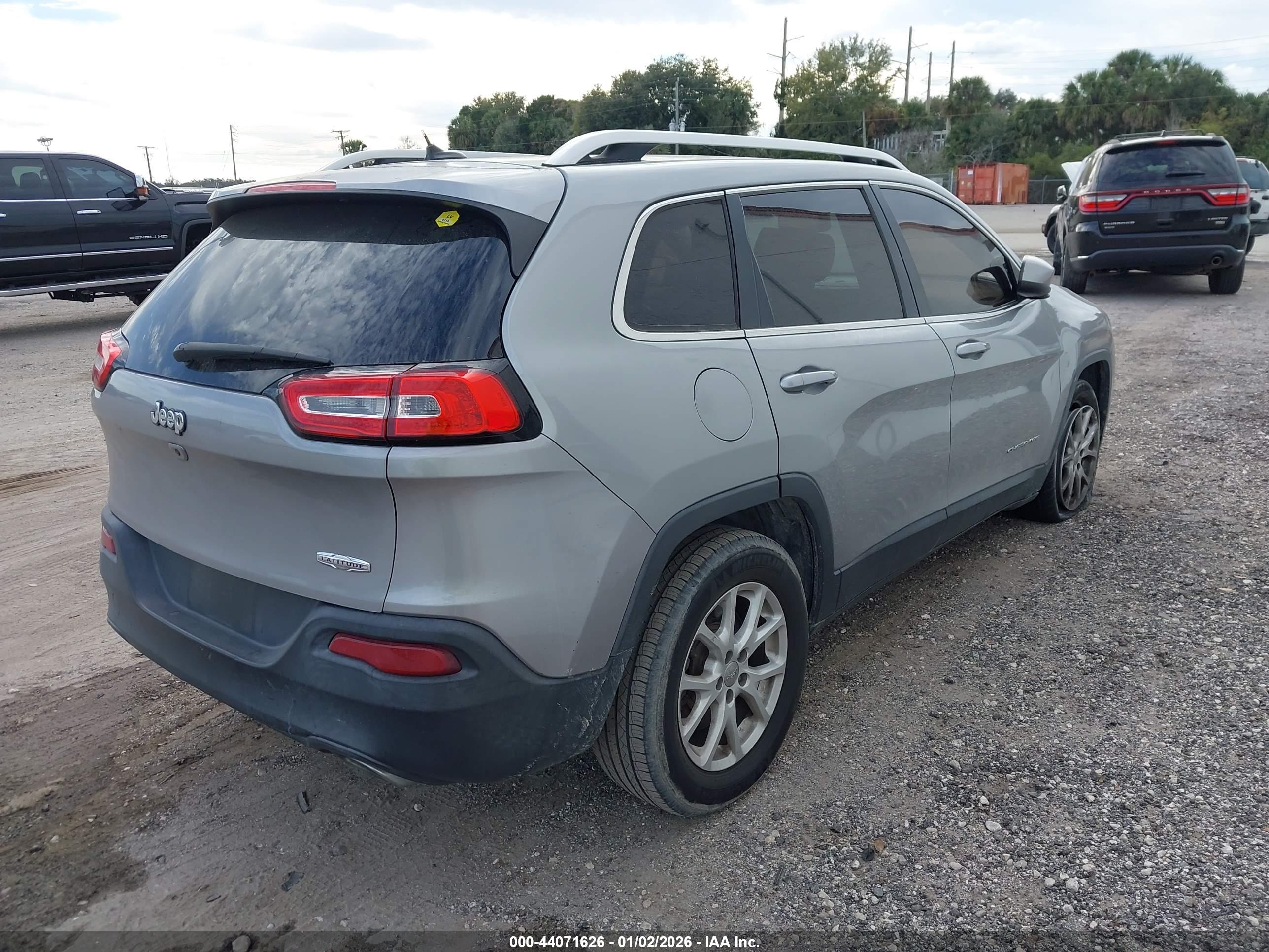 JEEP CHEROKEE image 4