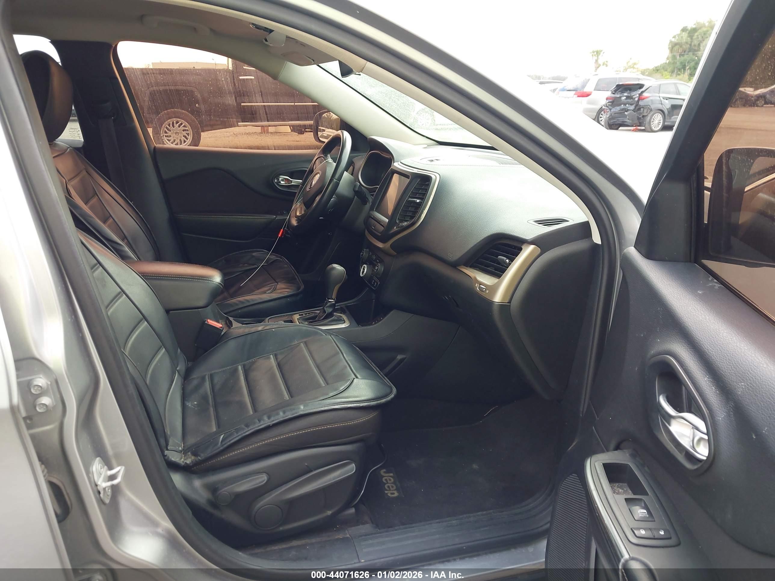 JEEP CHEROKEE image 5