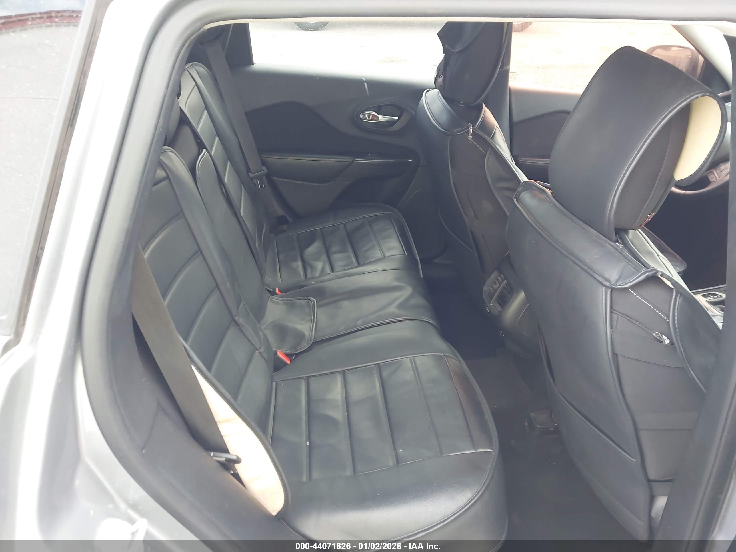 JEEP CHEROKEE image 8