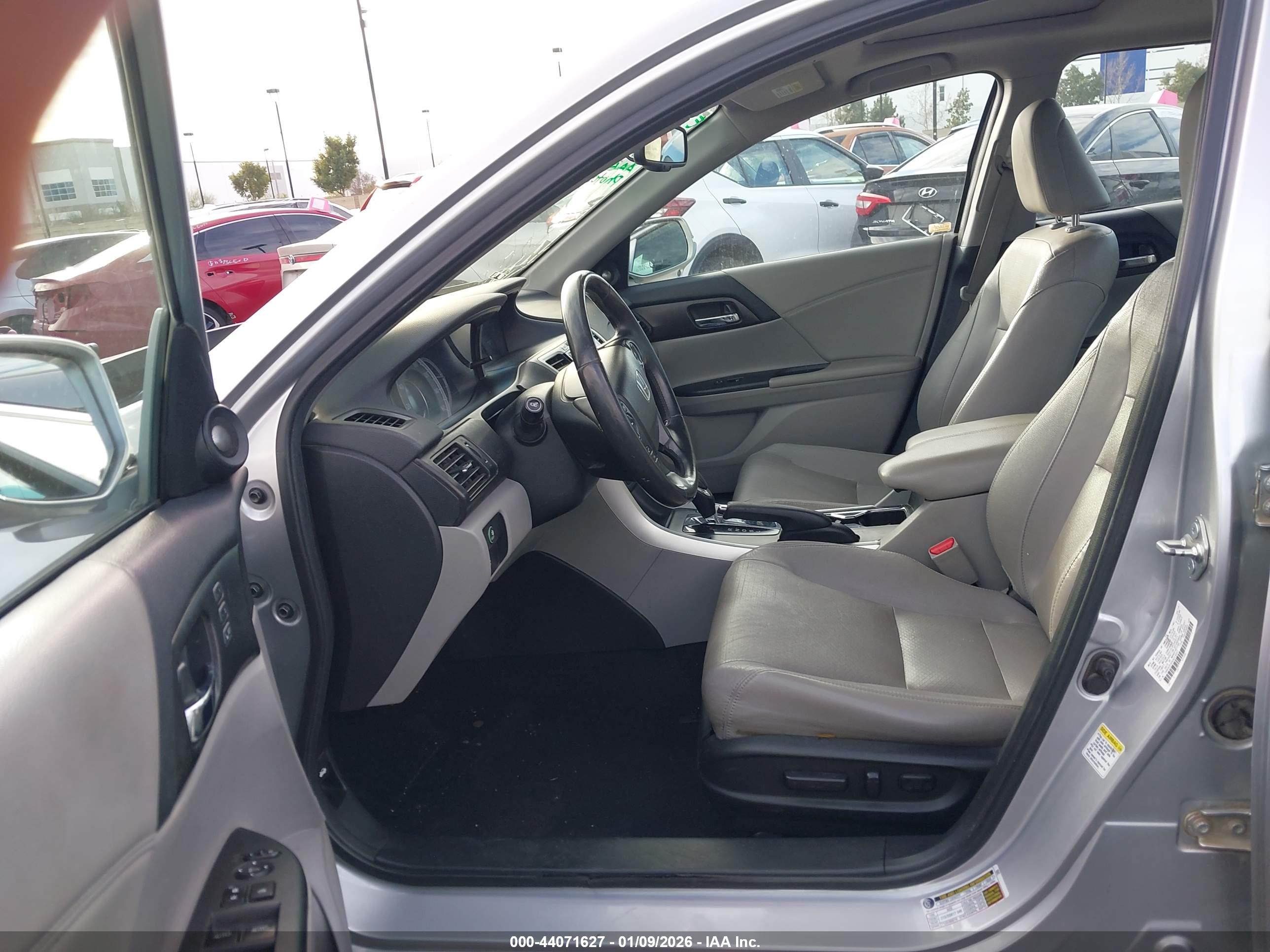 HONDA ACCORD image 5