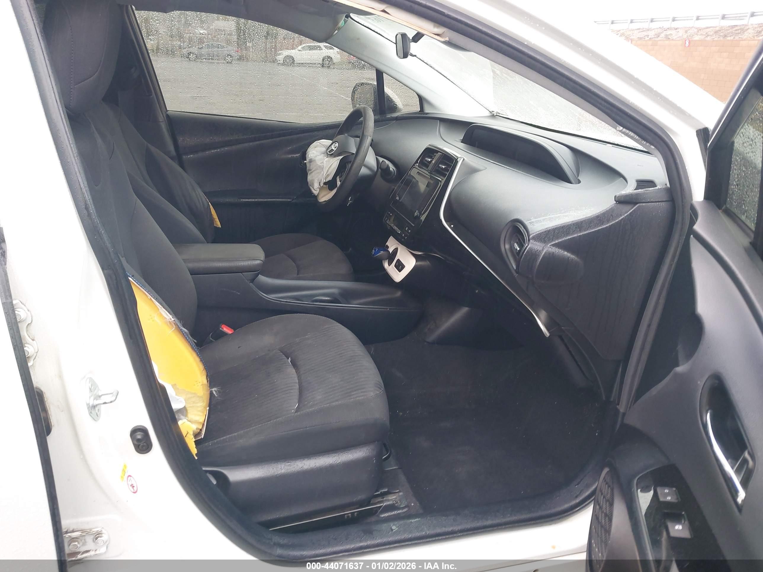 TOYOTA PRIUS image 5