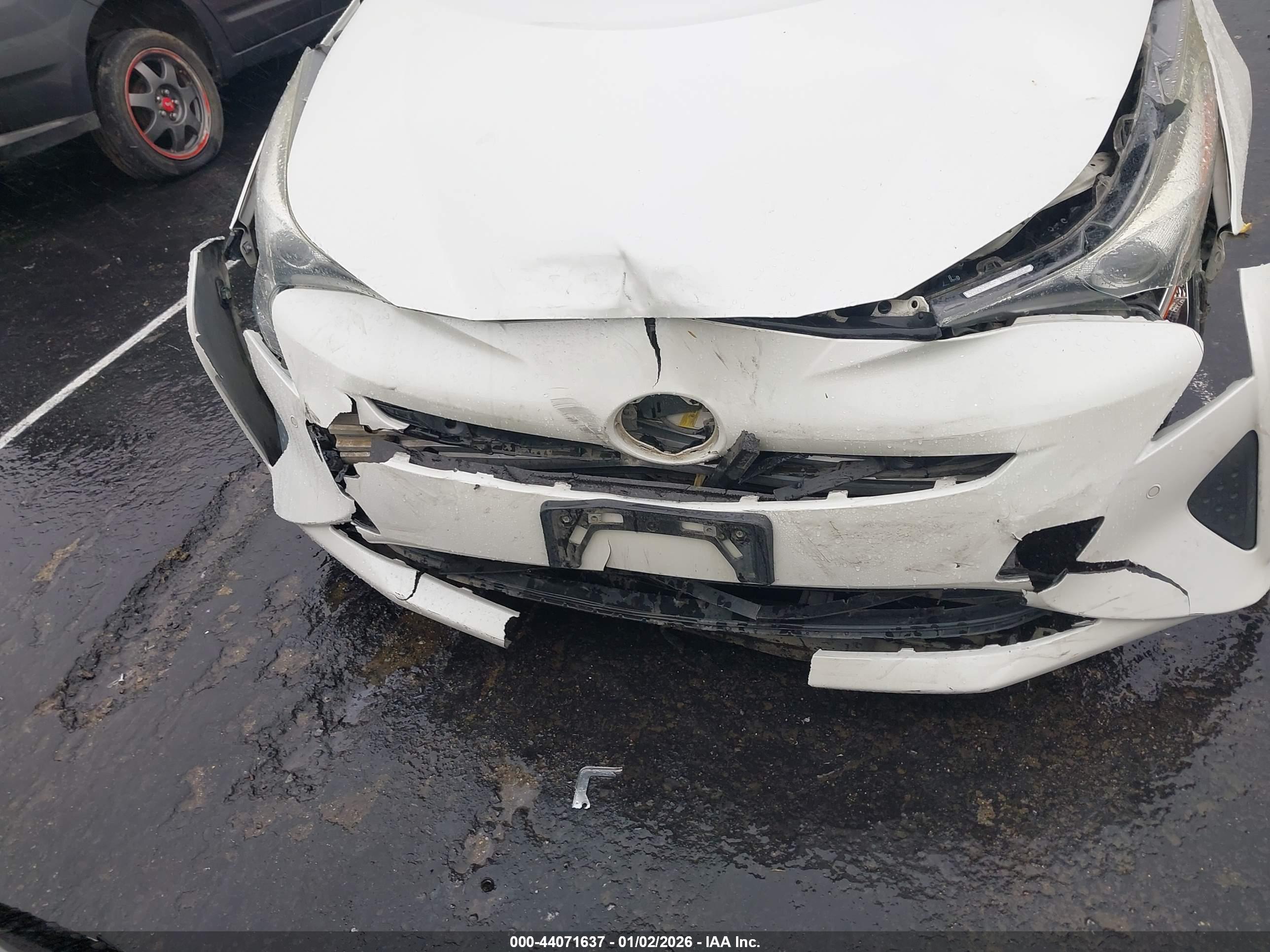 TOYOTA PRIUS image 6