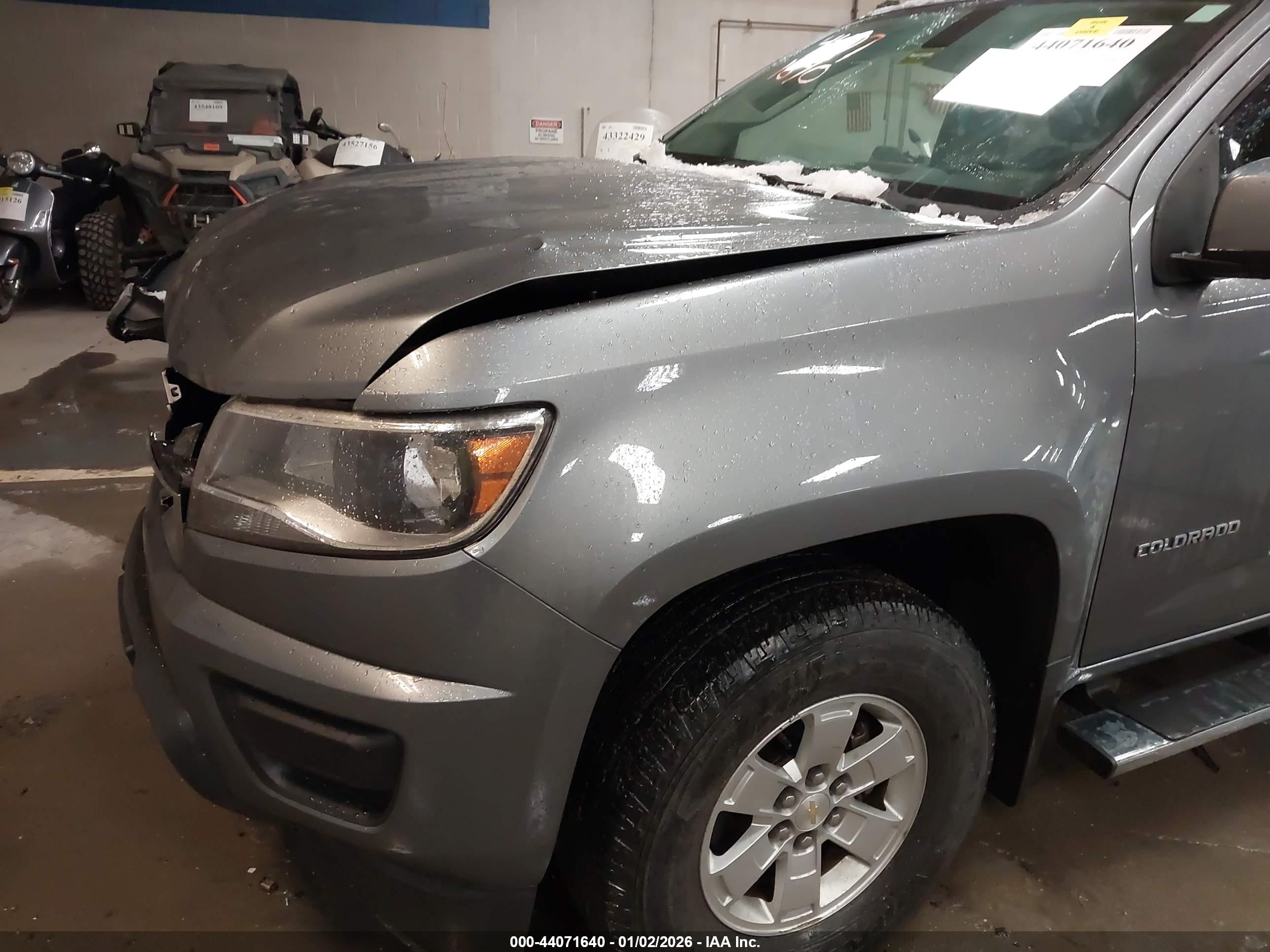CHEVROLET COLORADO image 6