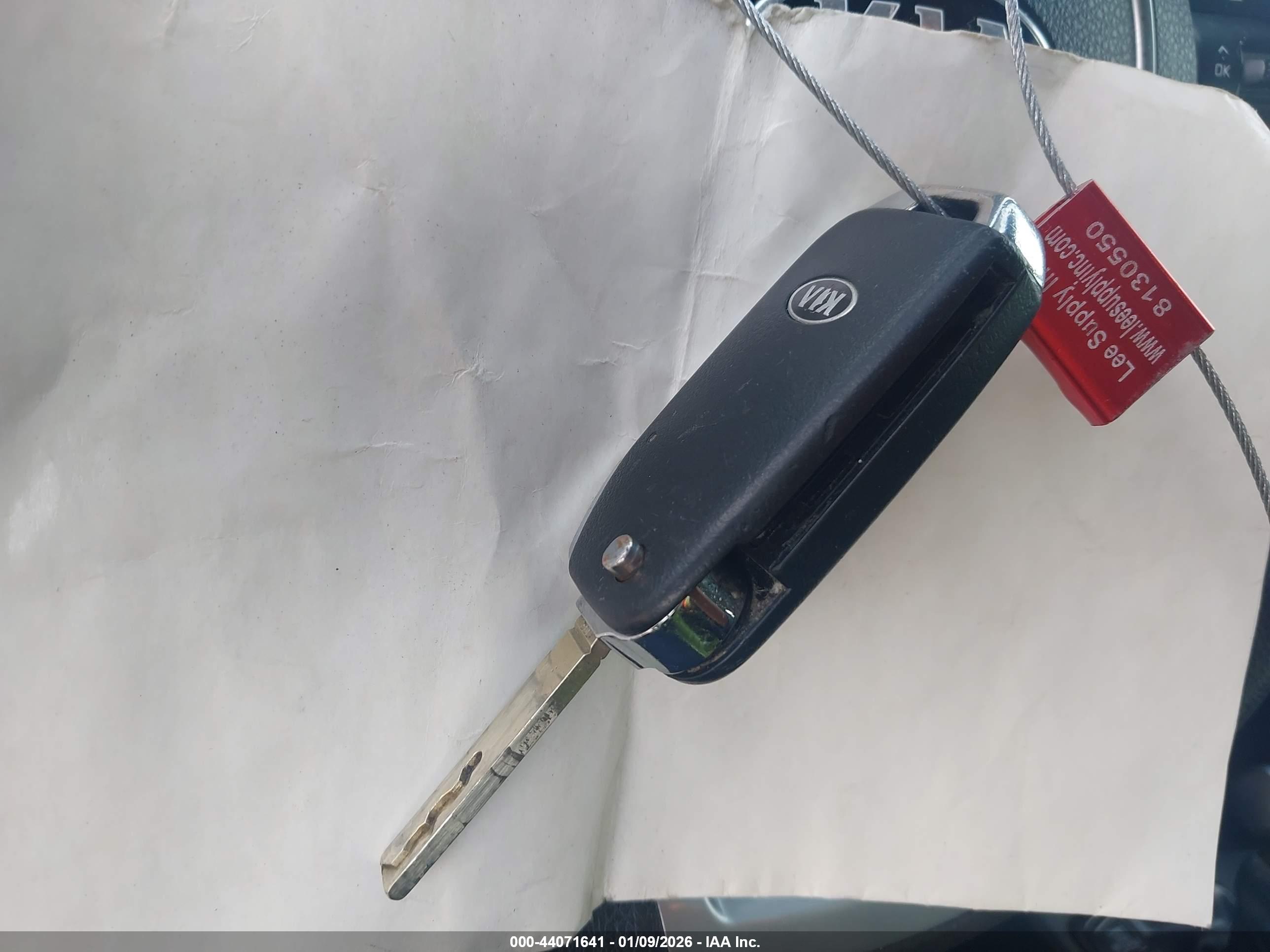 KIA K5 image 11