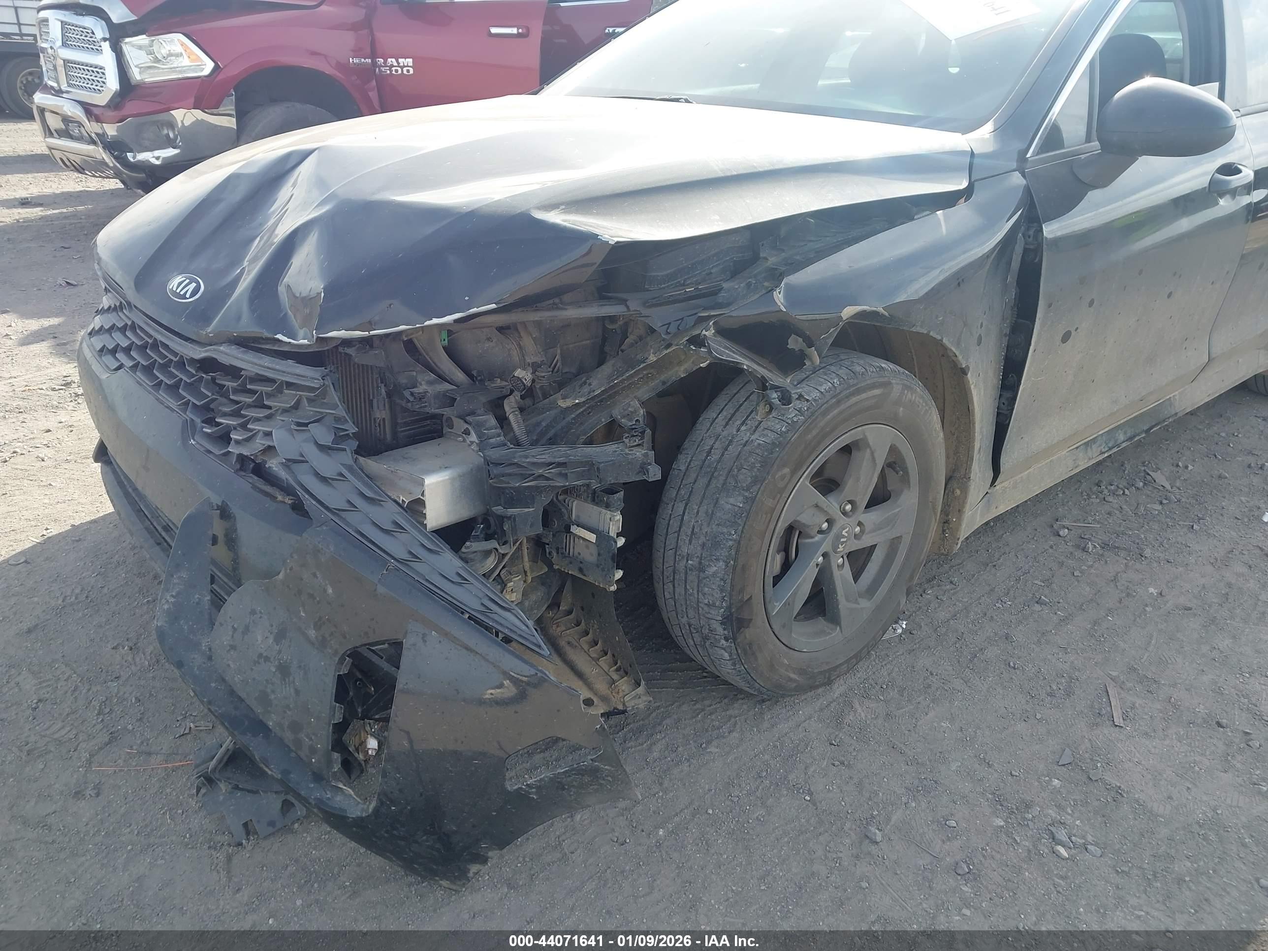 KIA K5 image 6