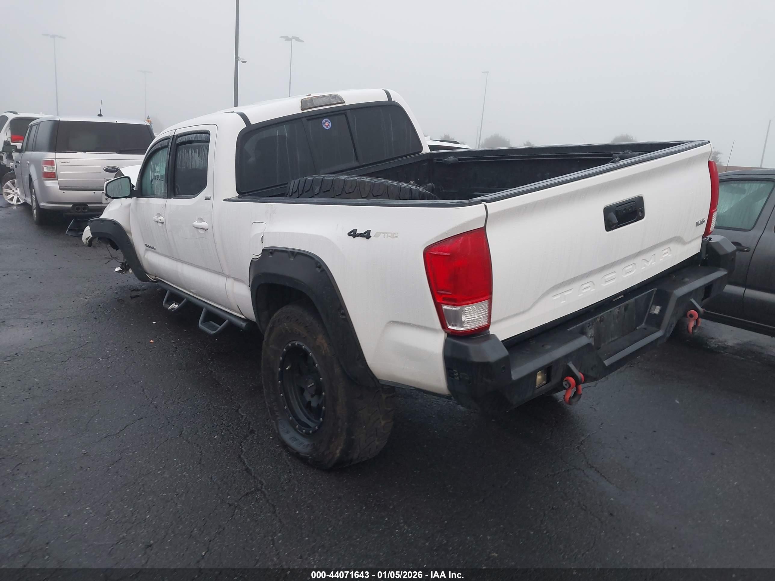 TOYOTA TACOMA image 3