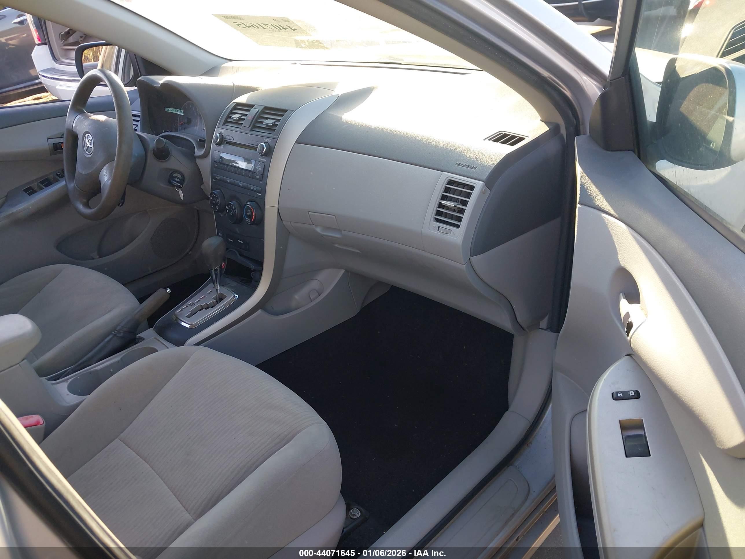 TOYOTA COROLLA image 5