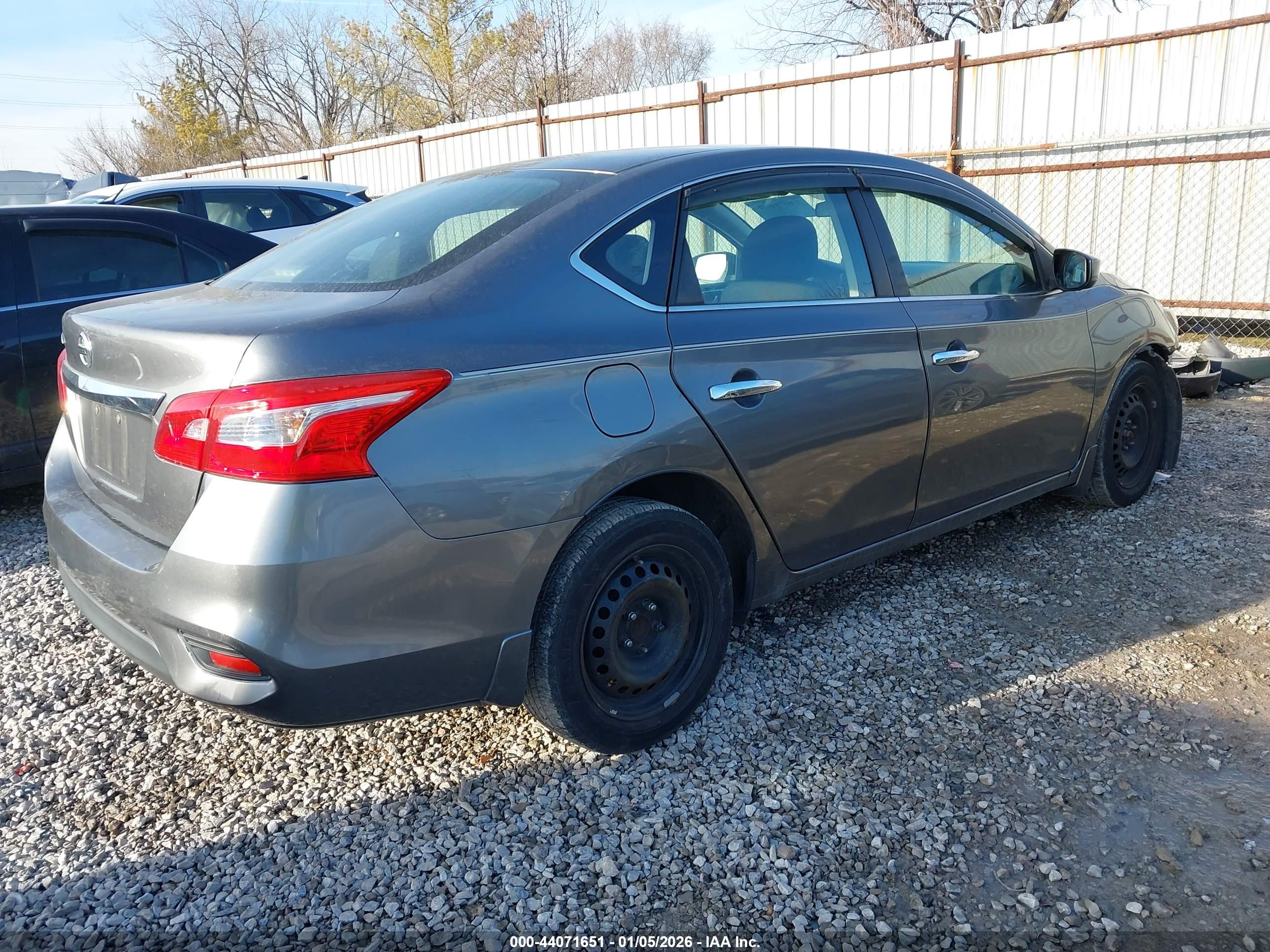 NISSAN SENTRA image 4