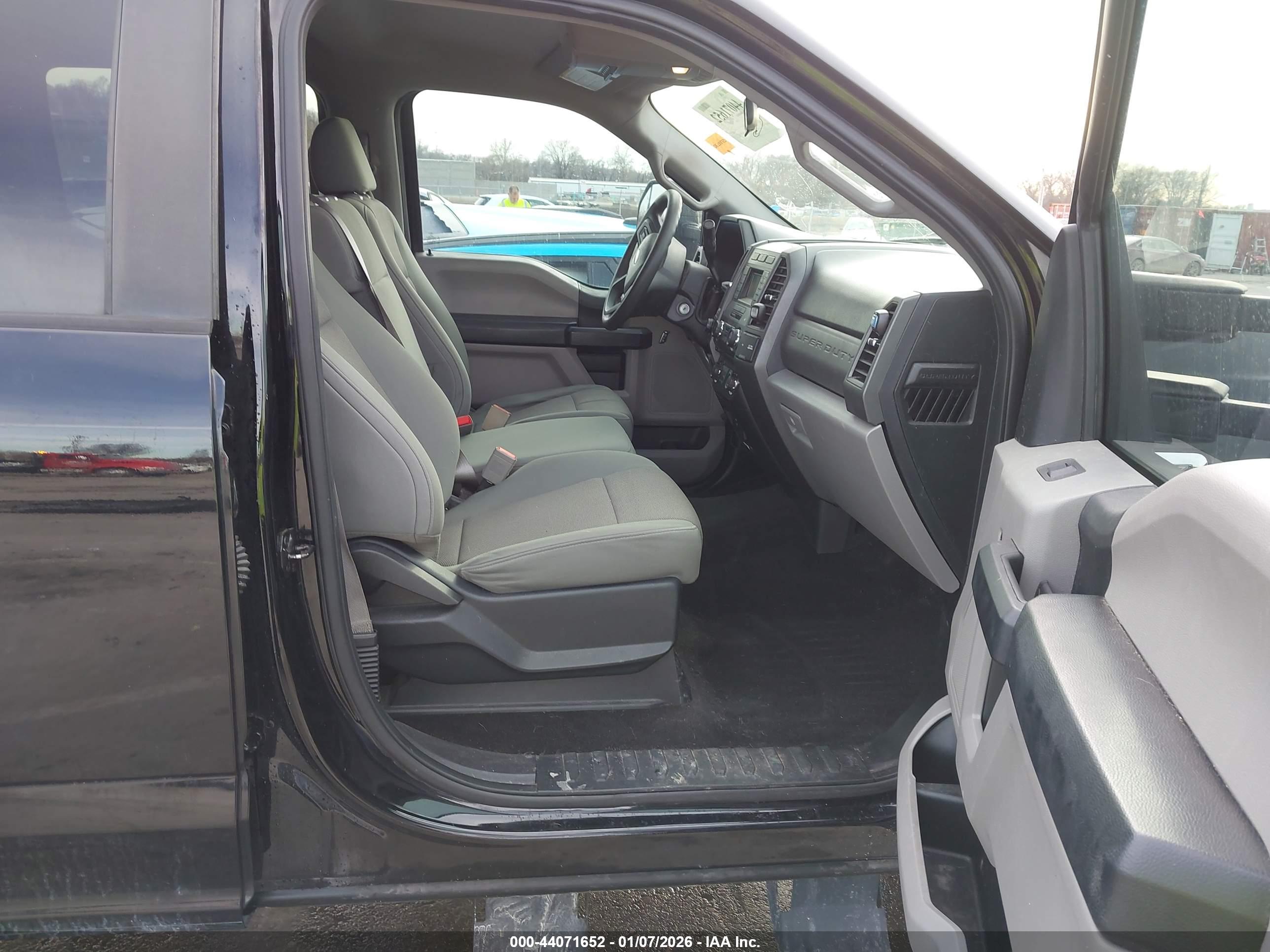 FORD F-250 image 5