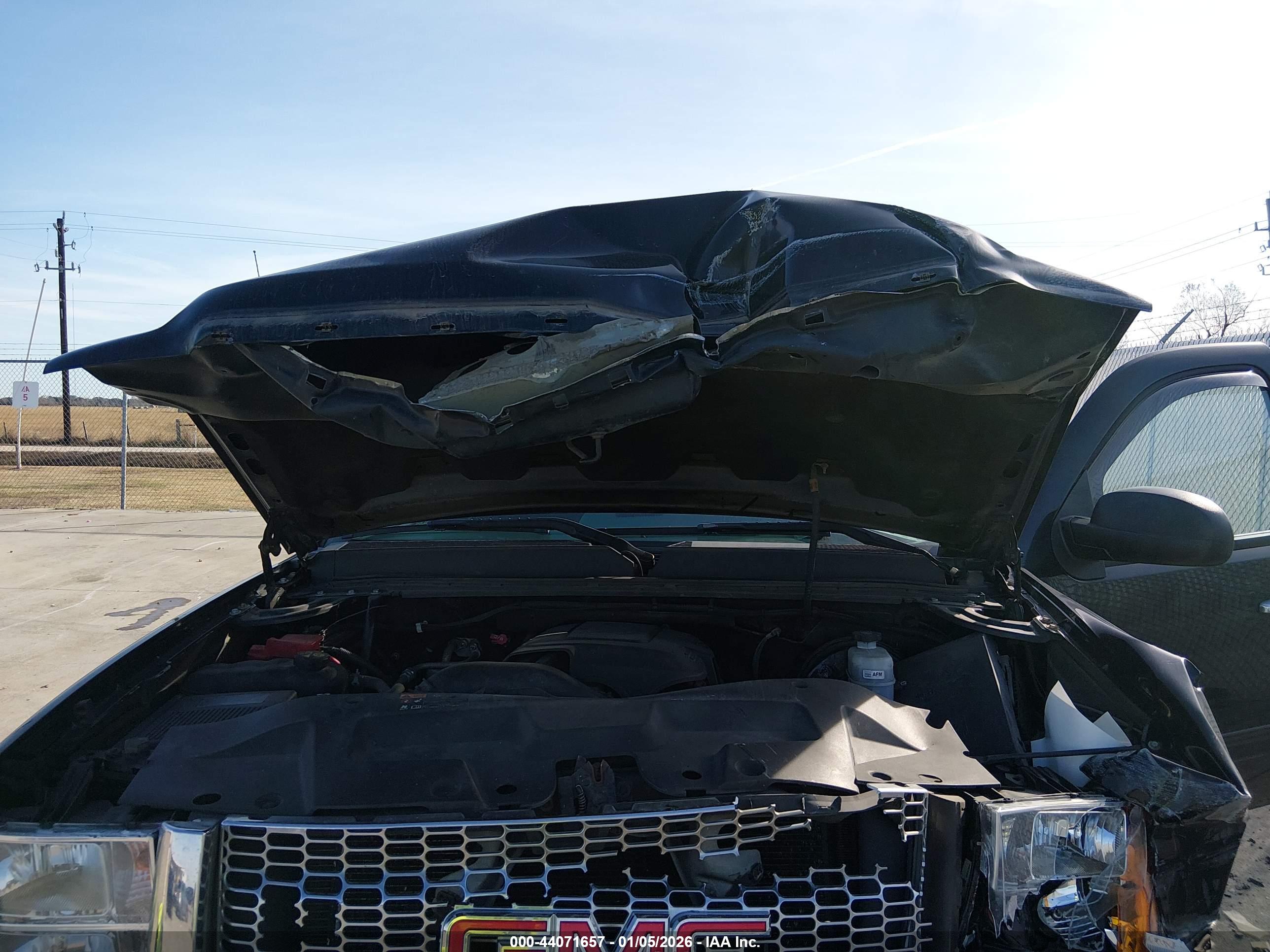 GMC SIERRA image 10
