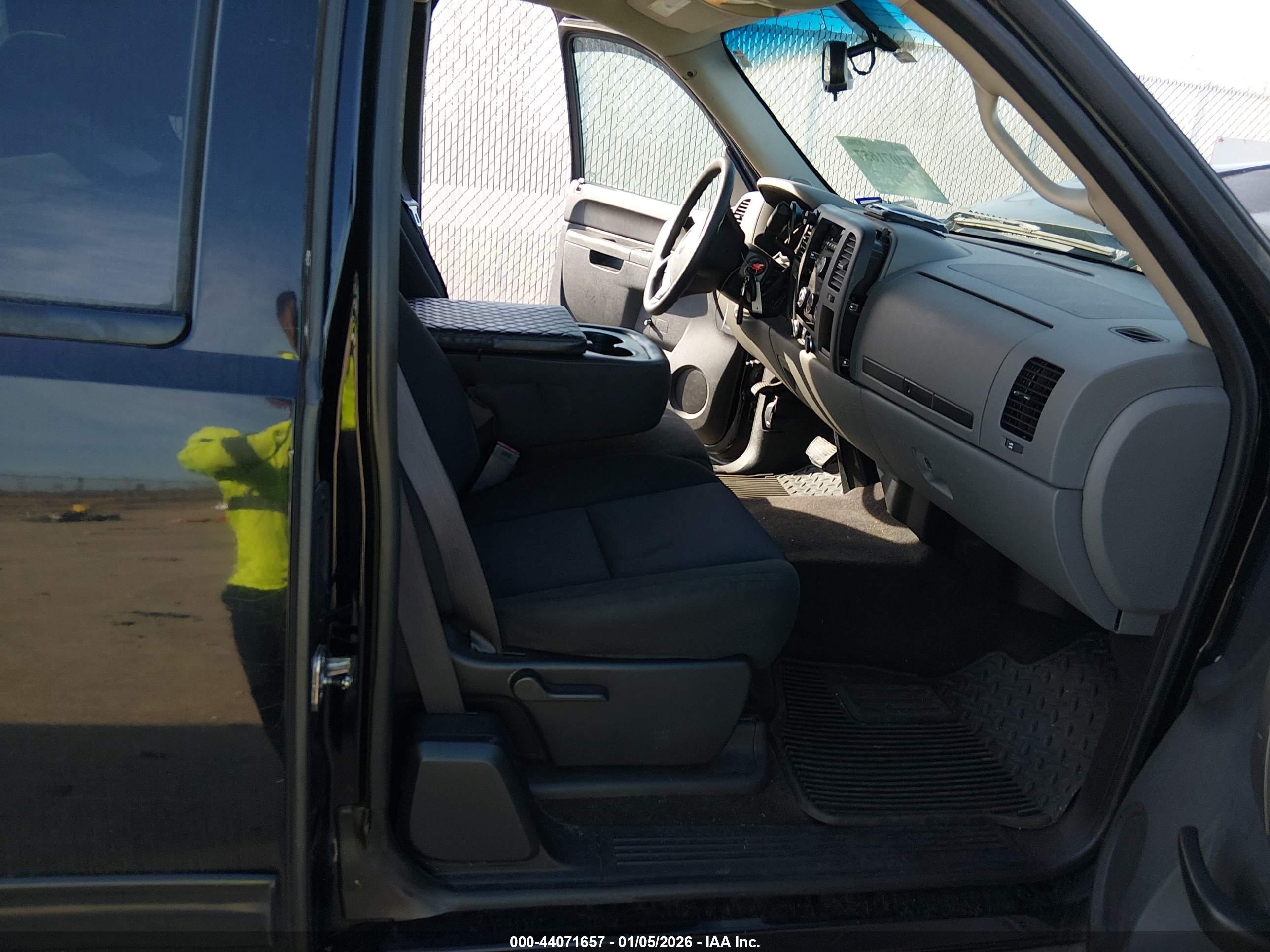 GMC SIERRA image 5