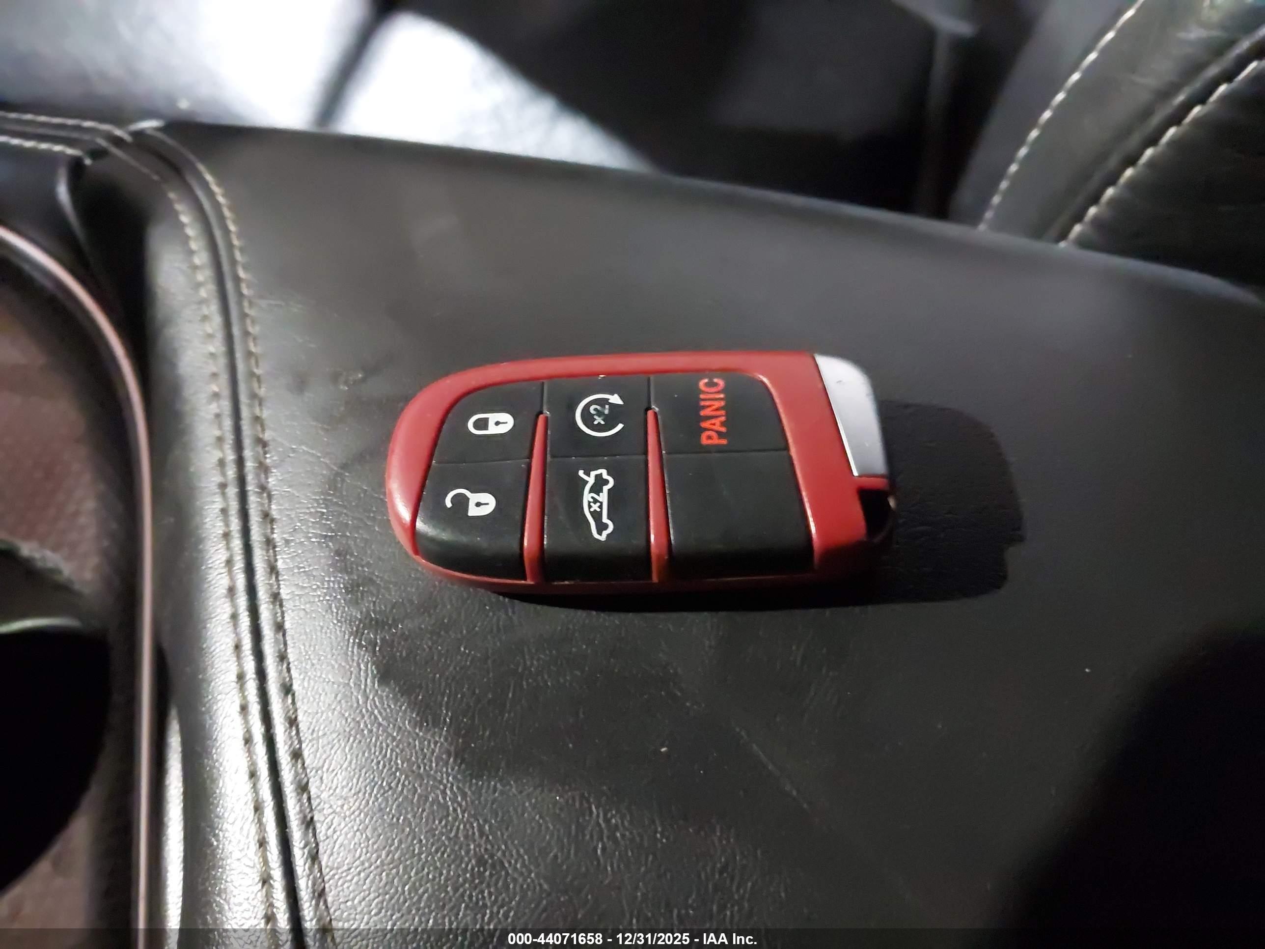 DODGE CHALLENGER image 11