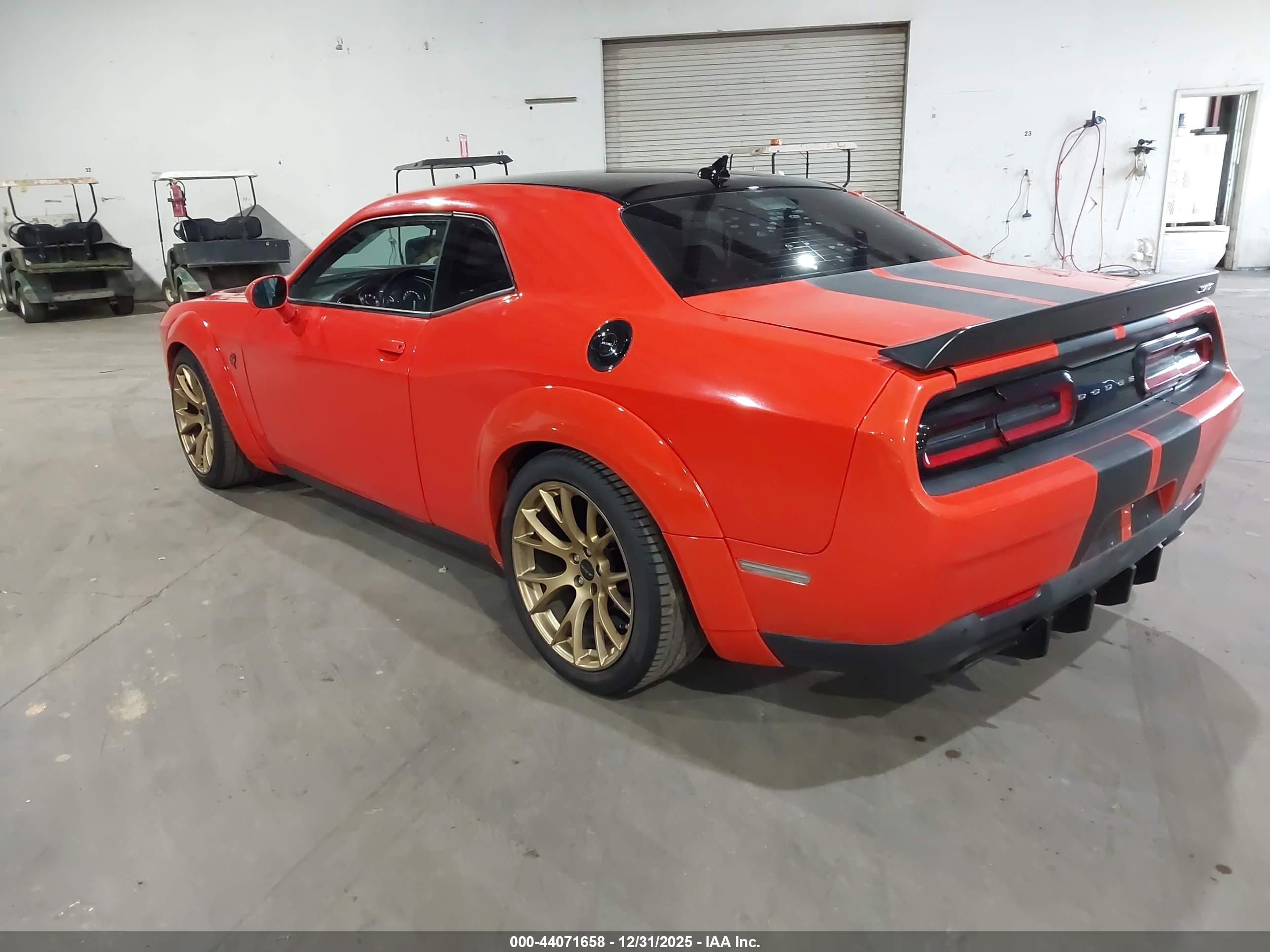 DODGE CHALLENGER image 3