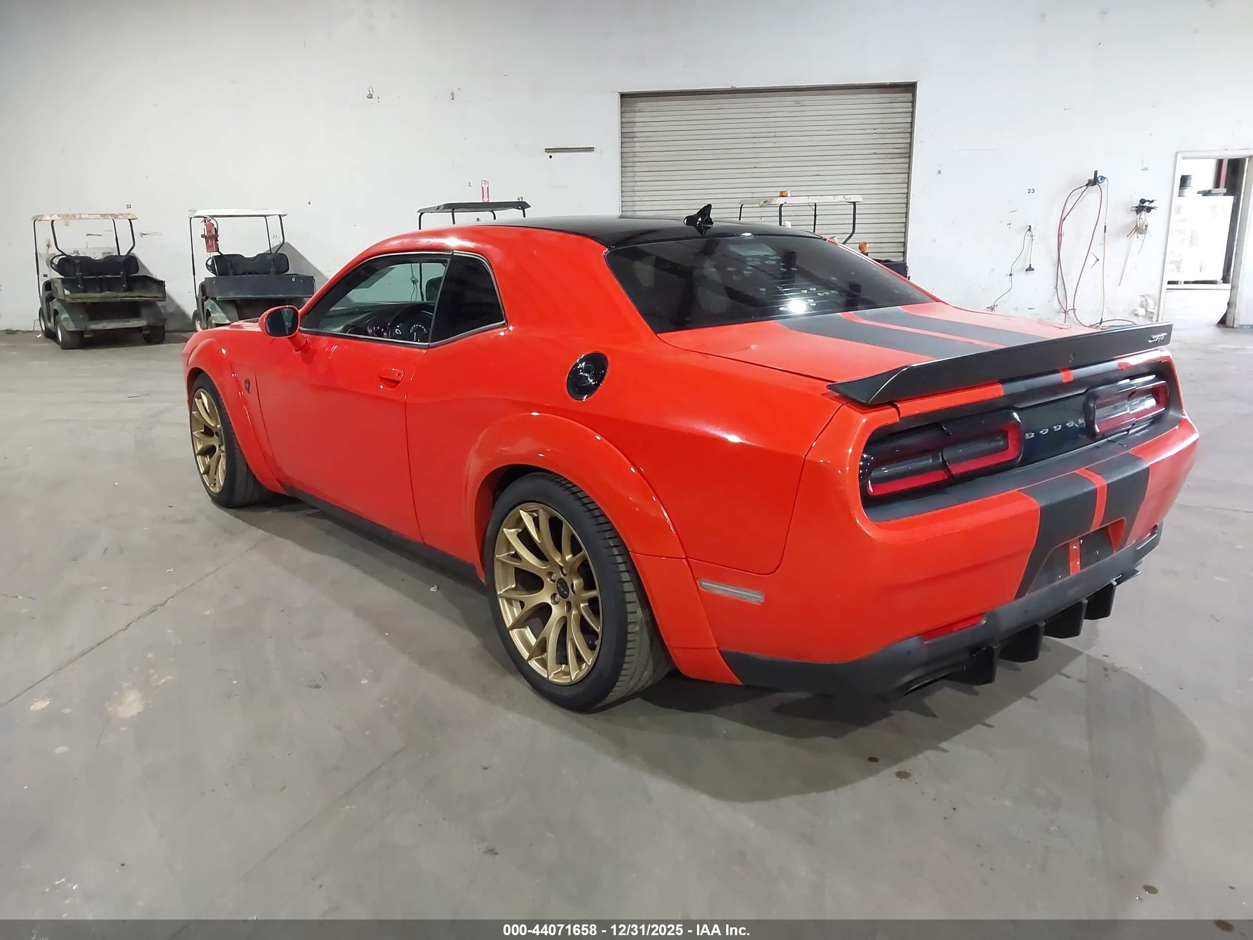DODGE CHALLENGER image 4