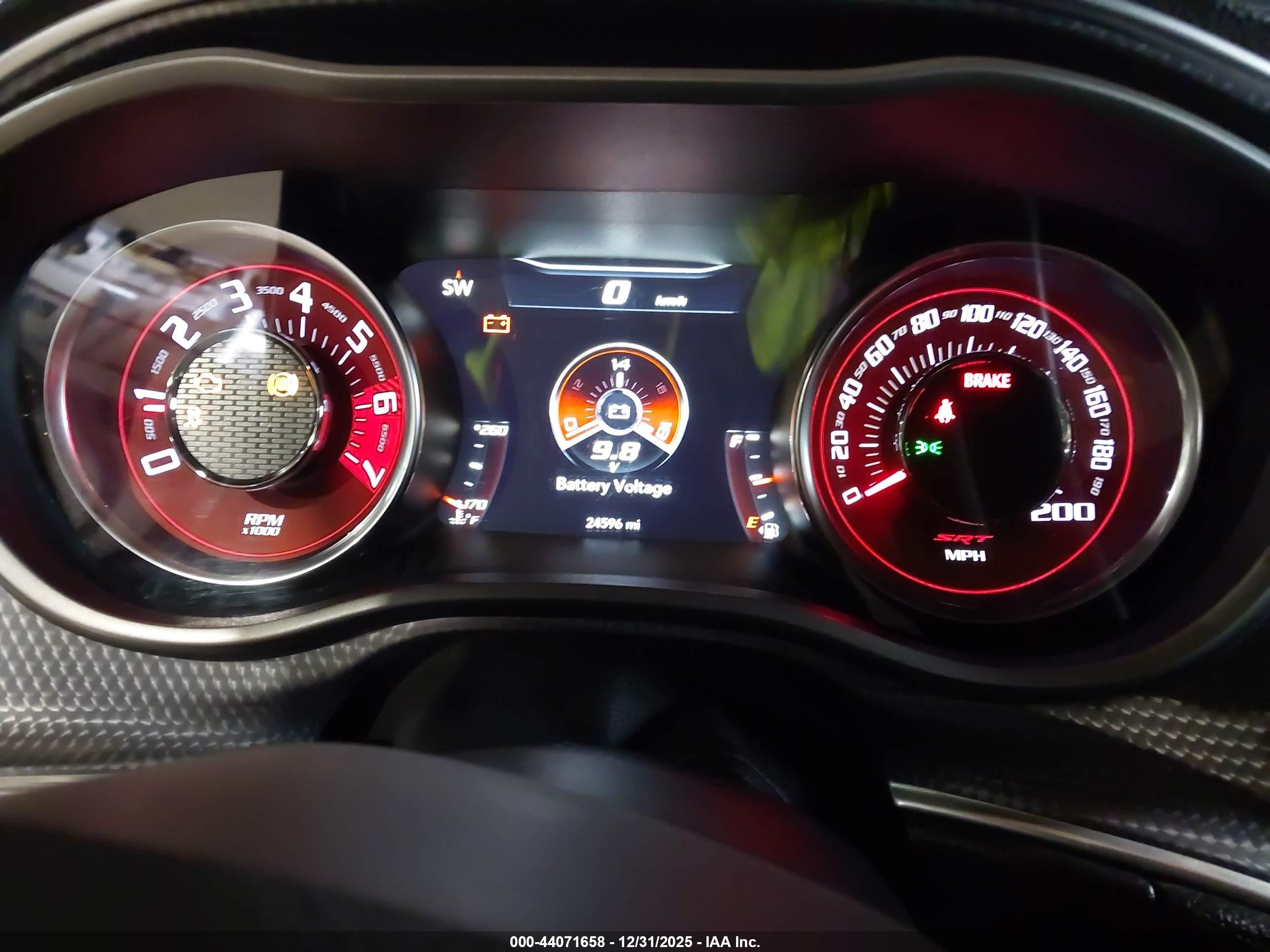 DODGE CHALLENGER image 7