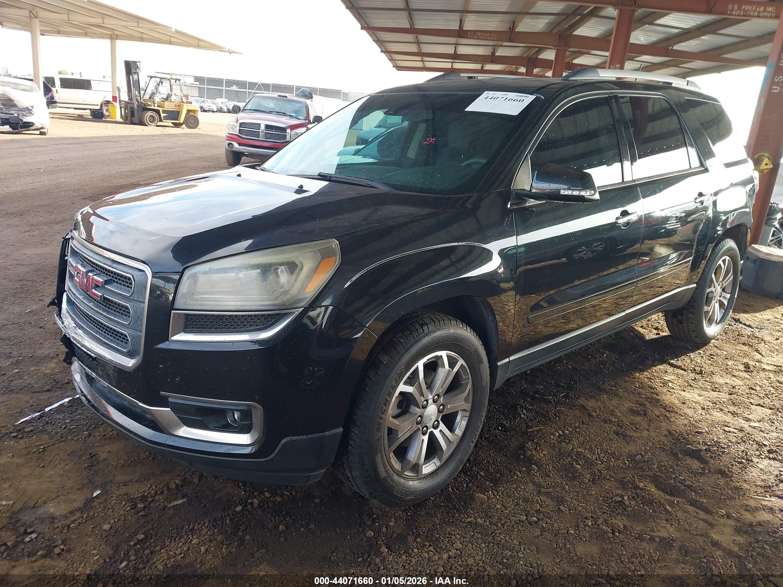 GMC ACADIA image 2