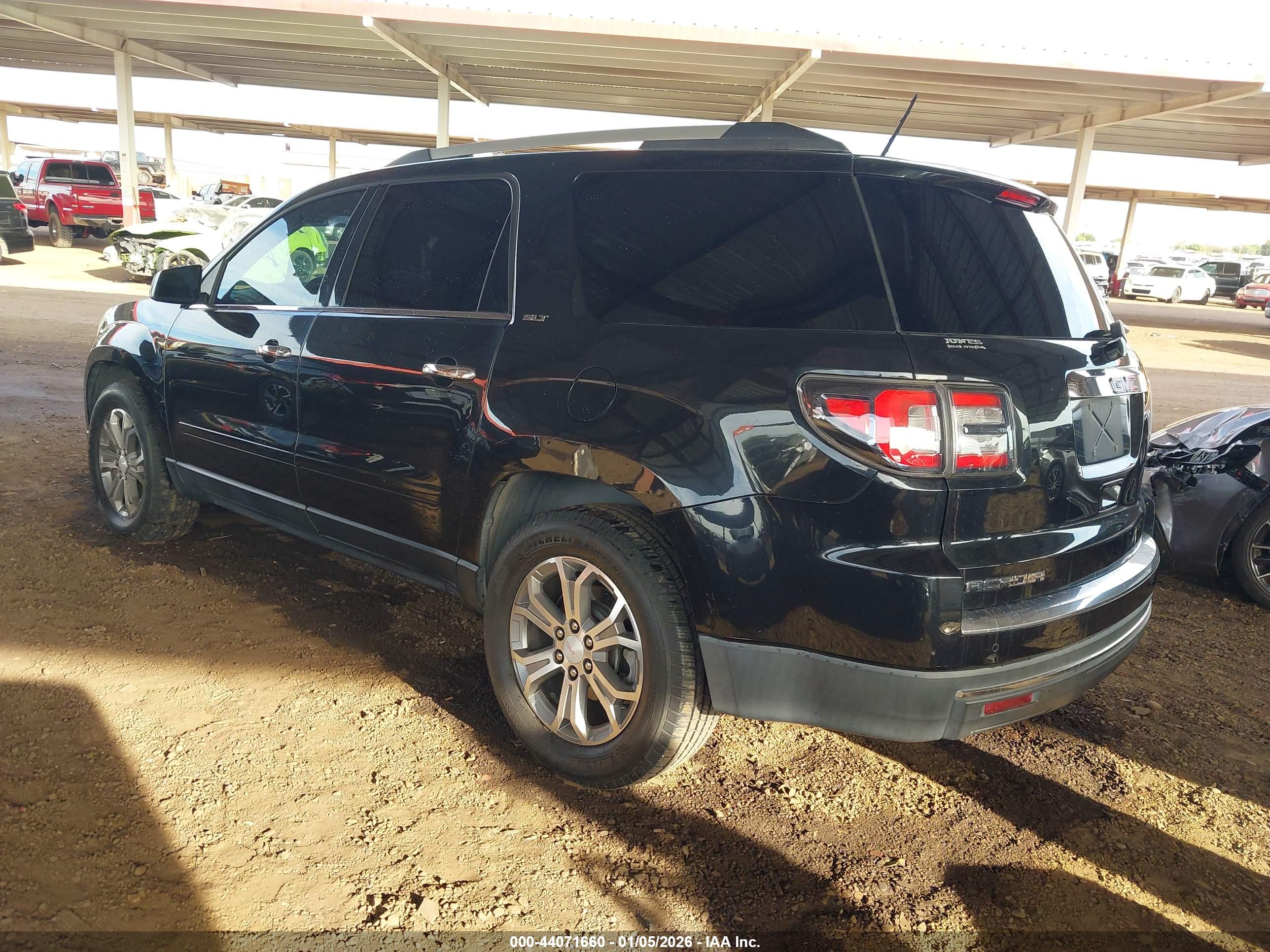 GMC ACADIA image 3