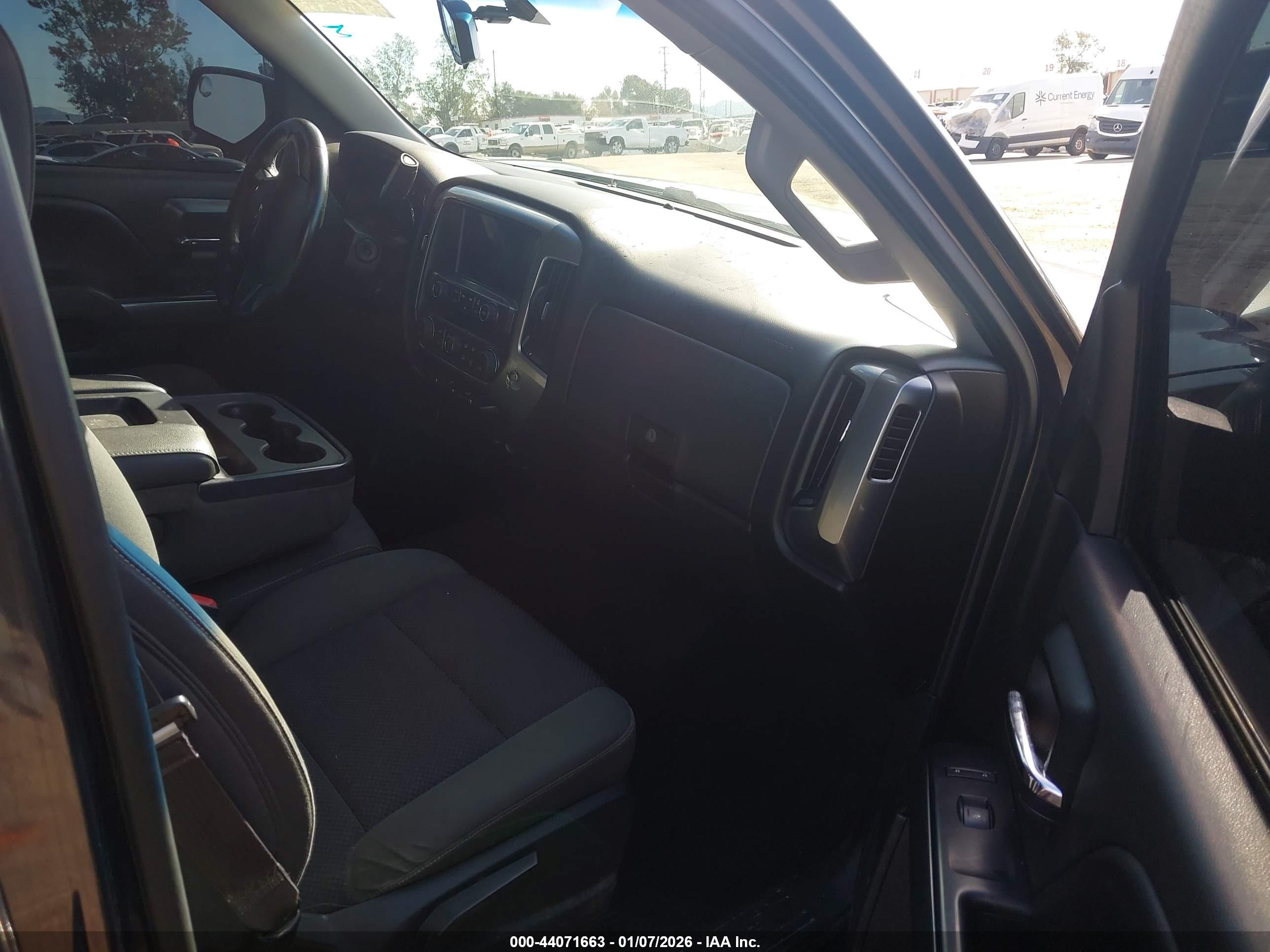 CHEVROLET SILVERADO image 5