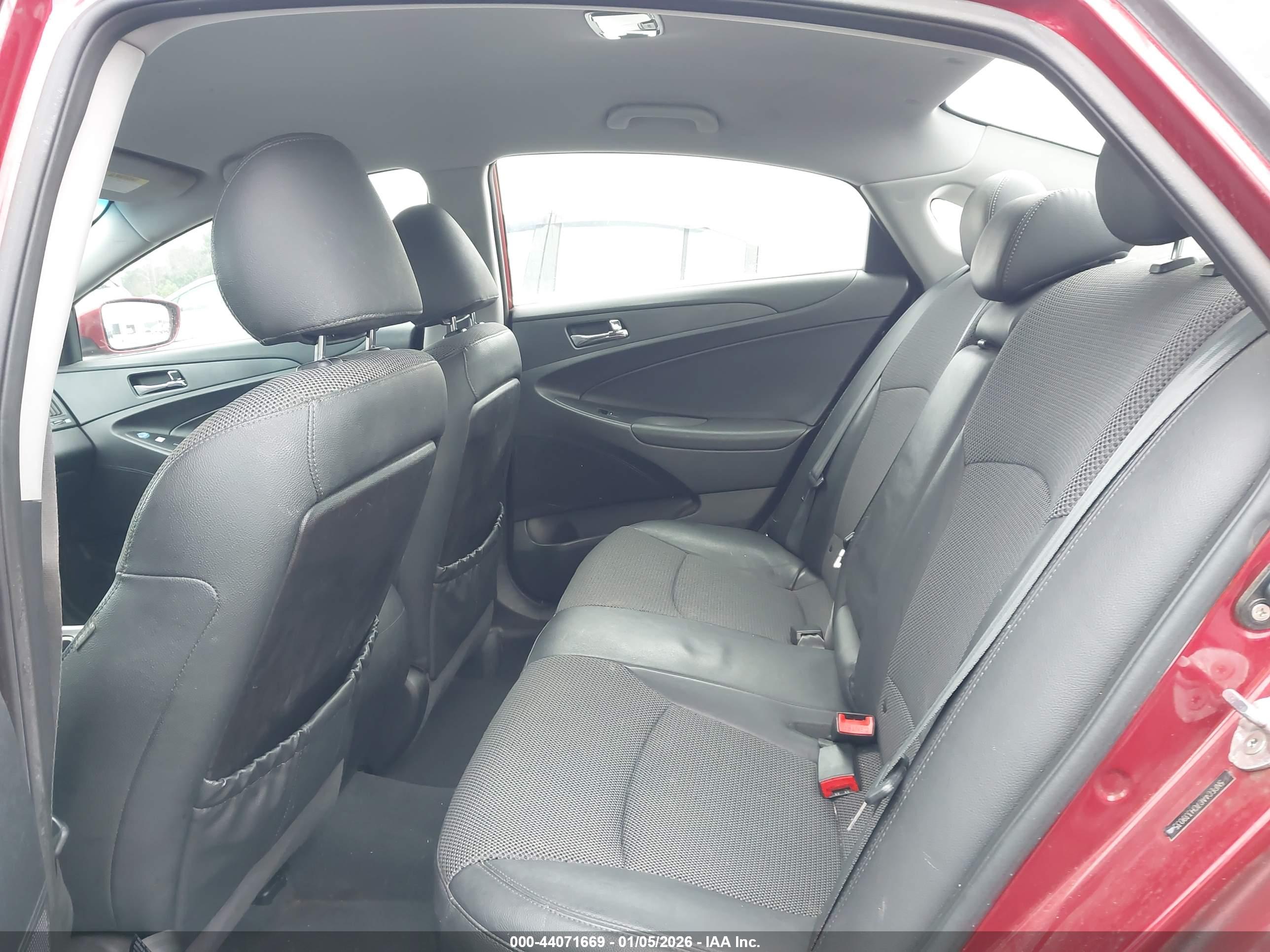 HYUNDAI SONATA image 8