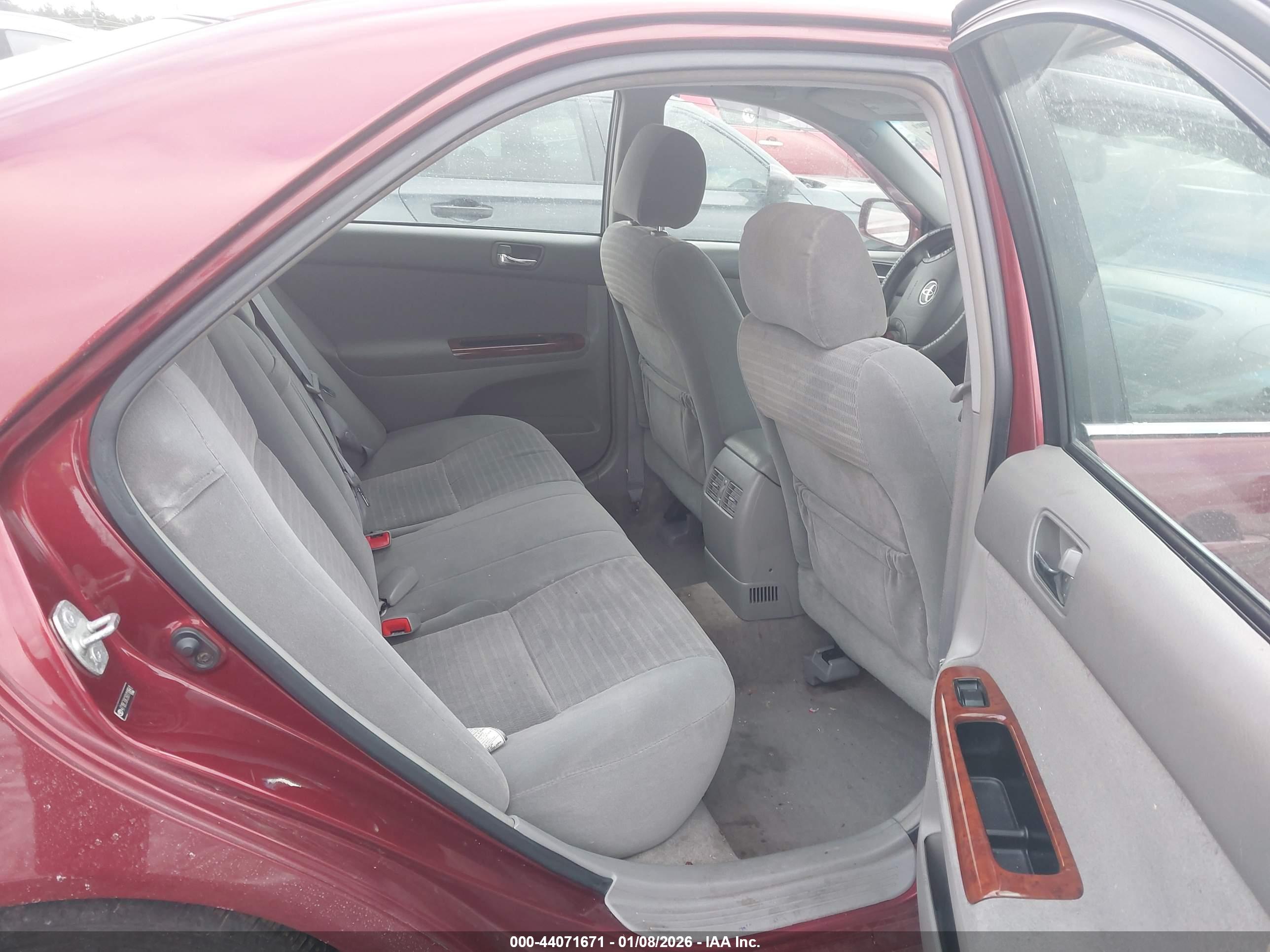 TOYOTA CAMRY image 8