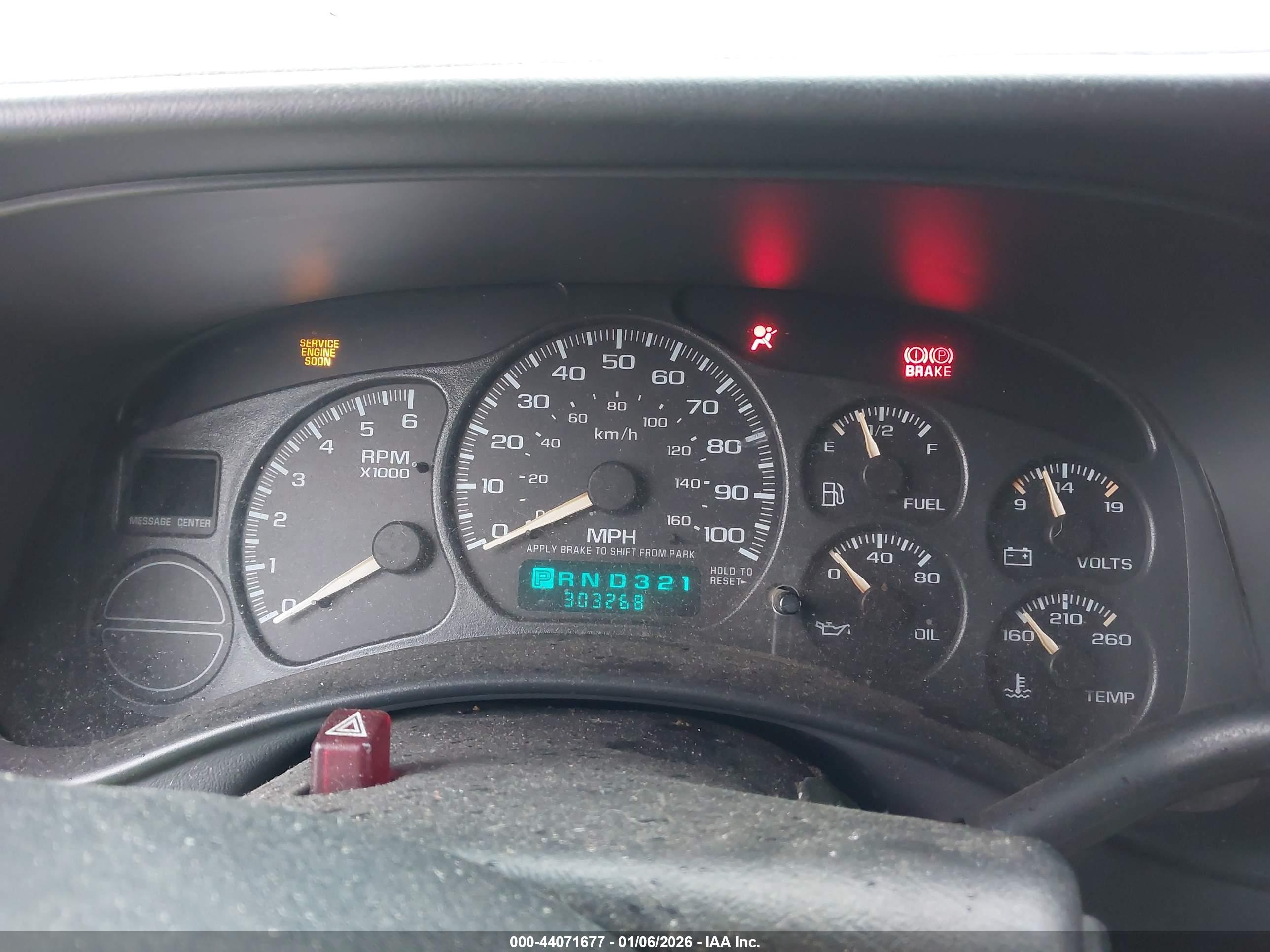 CHEVROLET SUBURBAN image 7