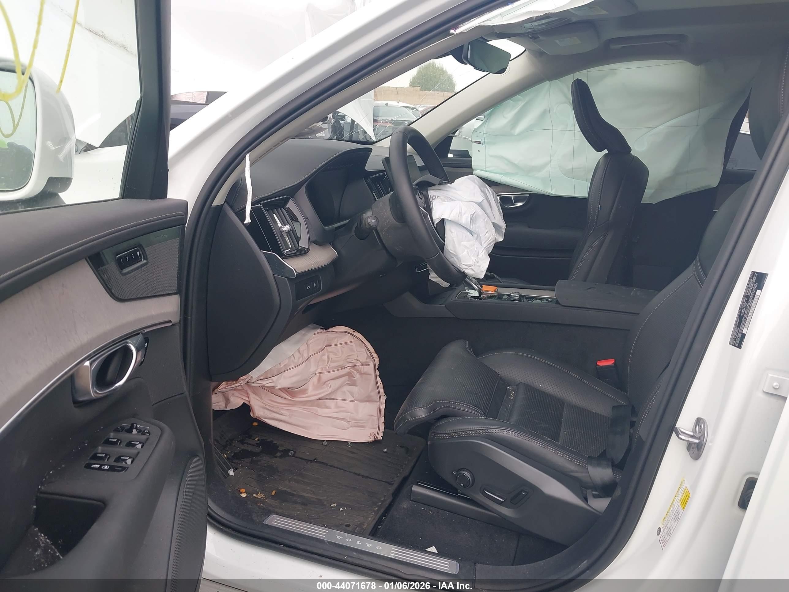 VOLVO XC90 image 5