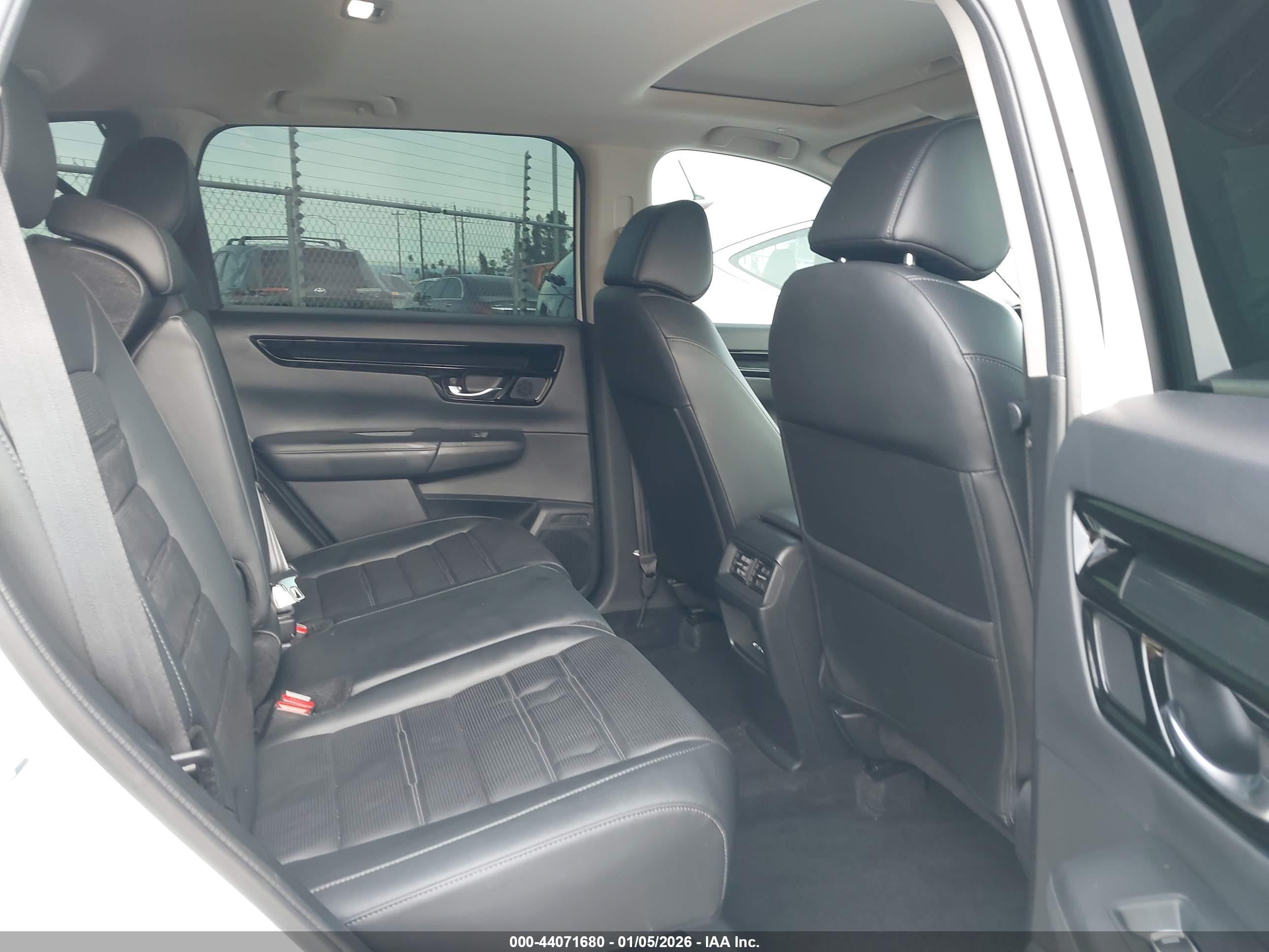 HONDA CR-V image 8