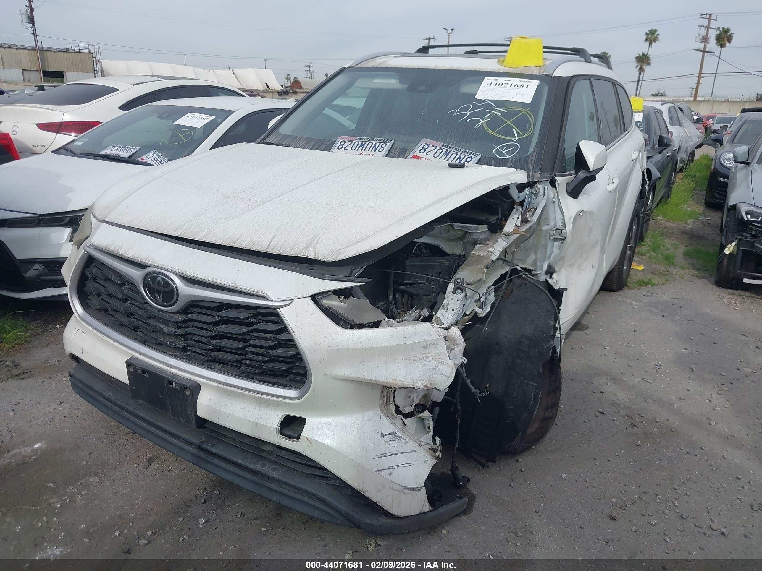 TOYOTA HIGHLANDER image 2