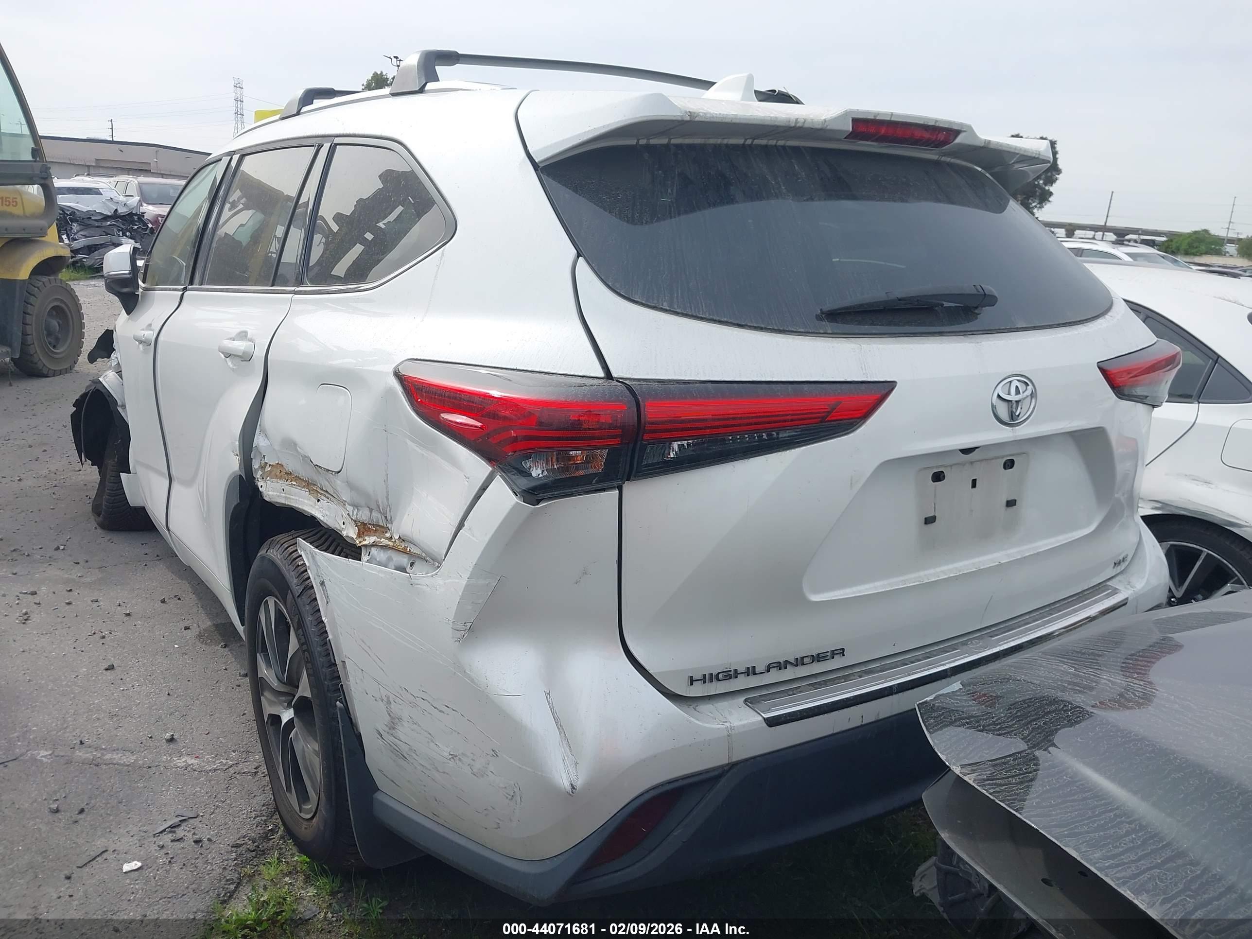TOYOTA HIGHLANDER image 3