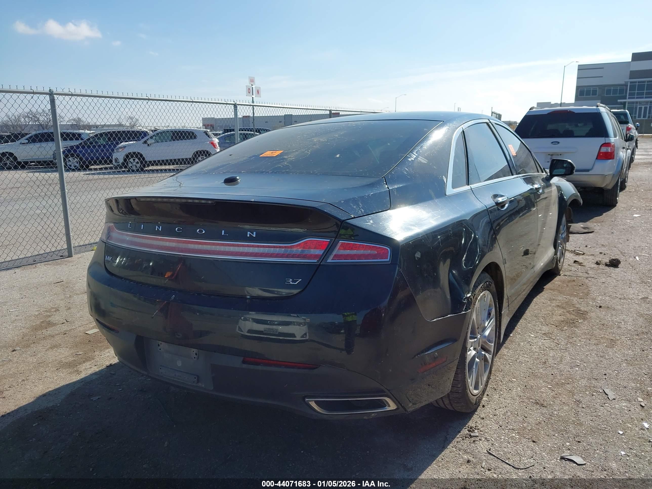 LINCOLN MKZ image 4