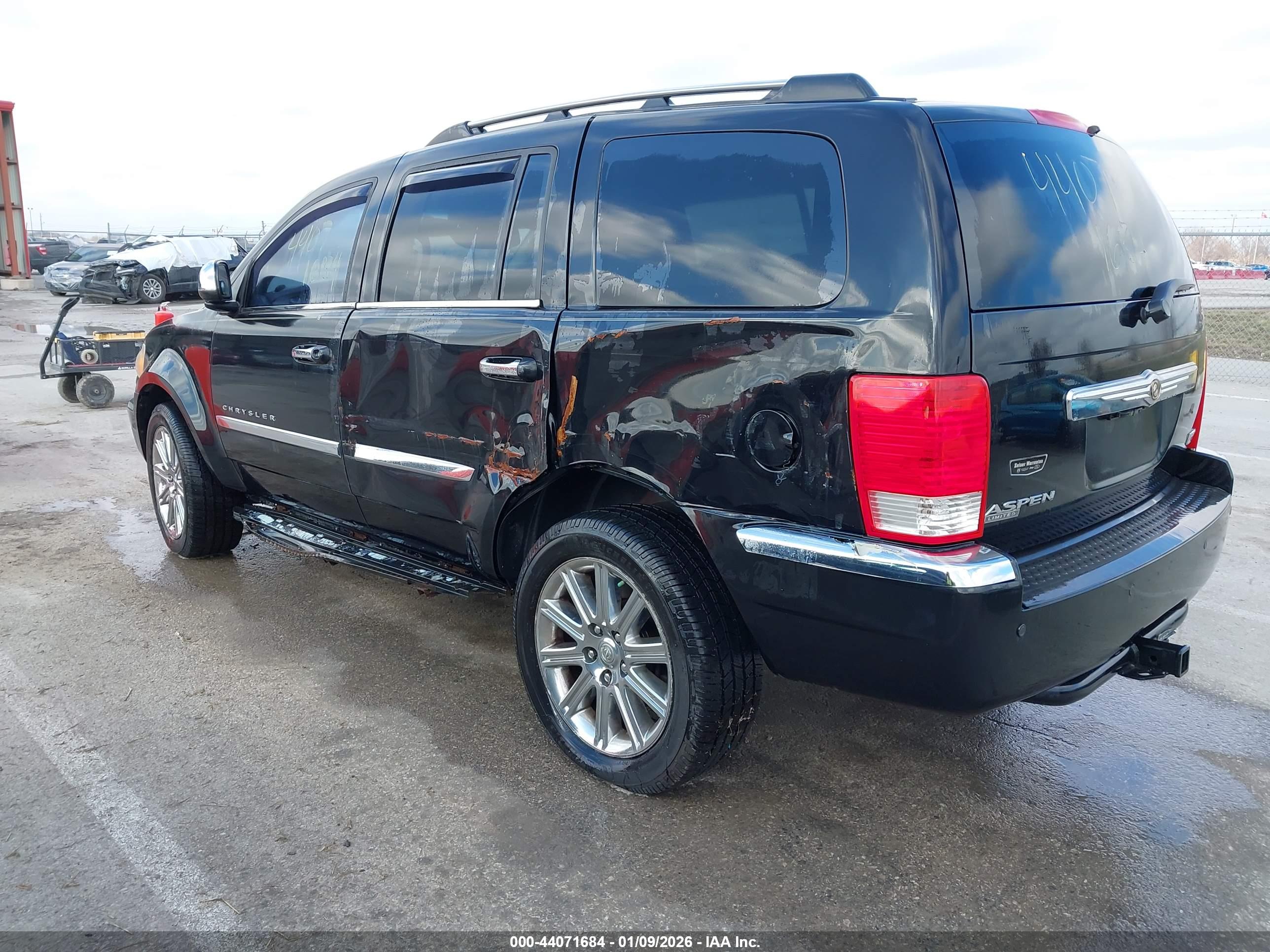 CHRYSLER ASPEN image 3