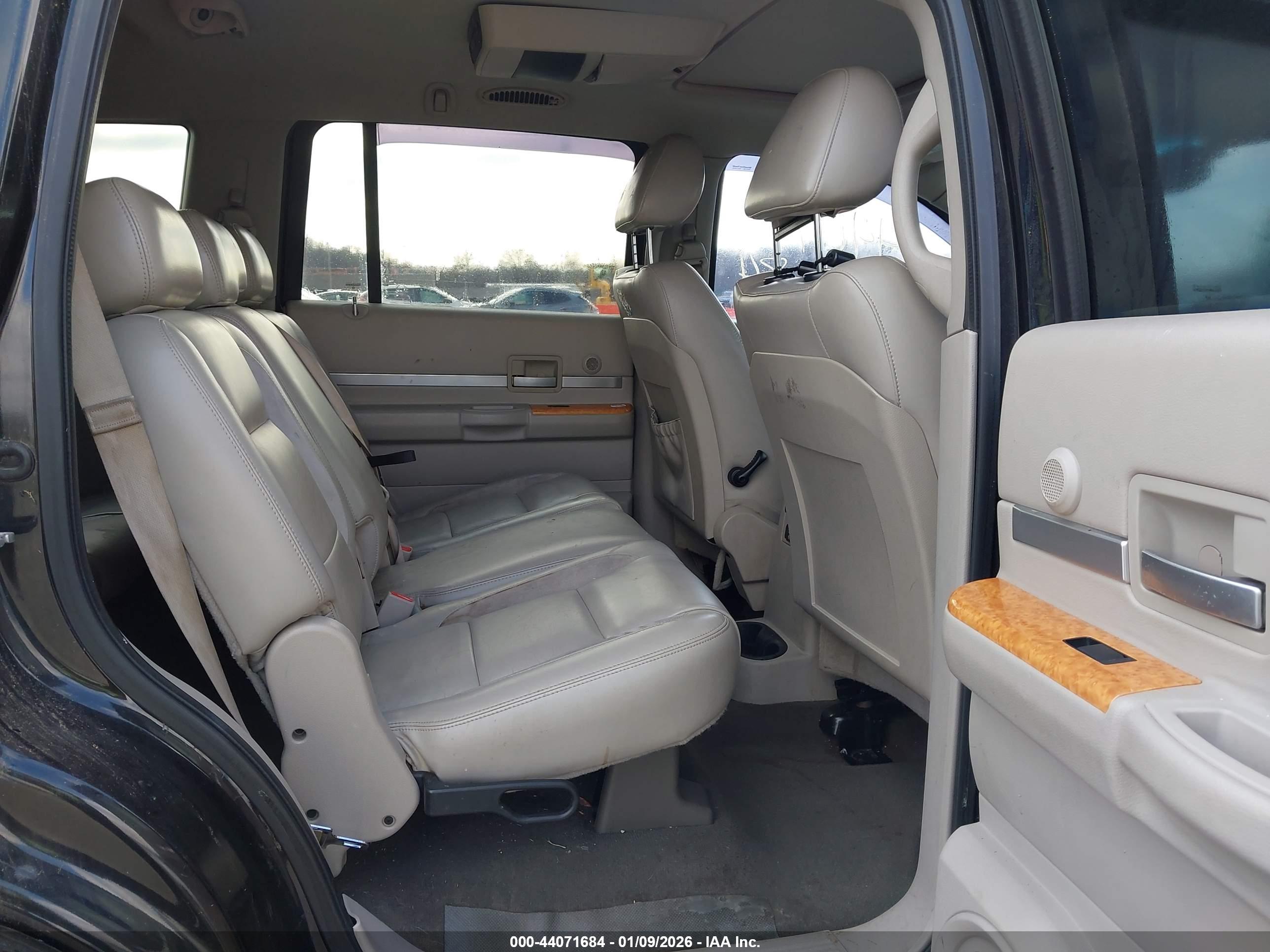 CHRYSLER ASPEN image 8