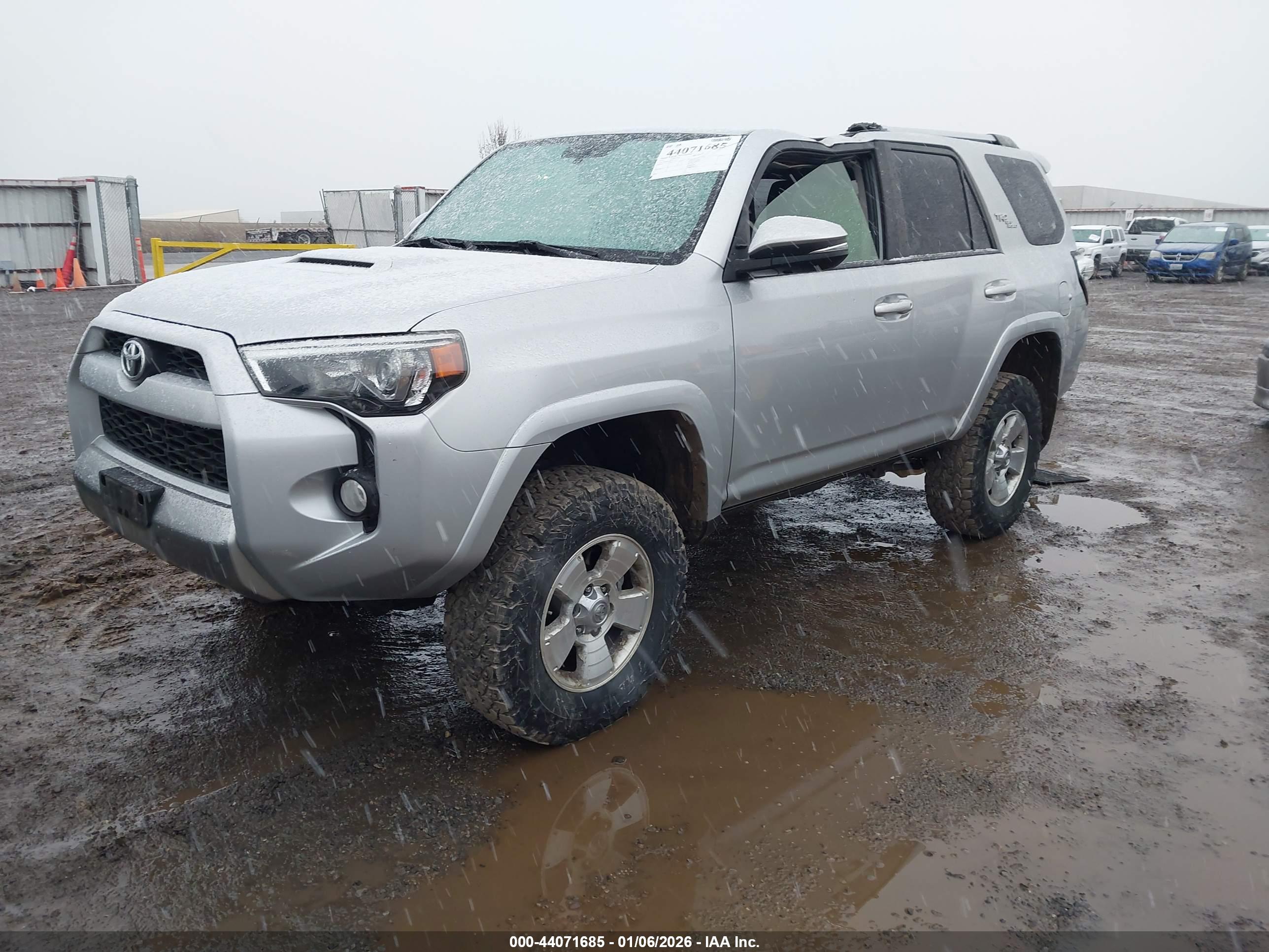 TOYOTA 4RUNNER image 2