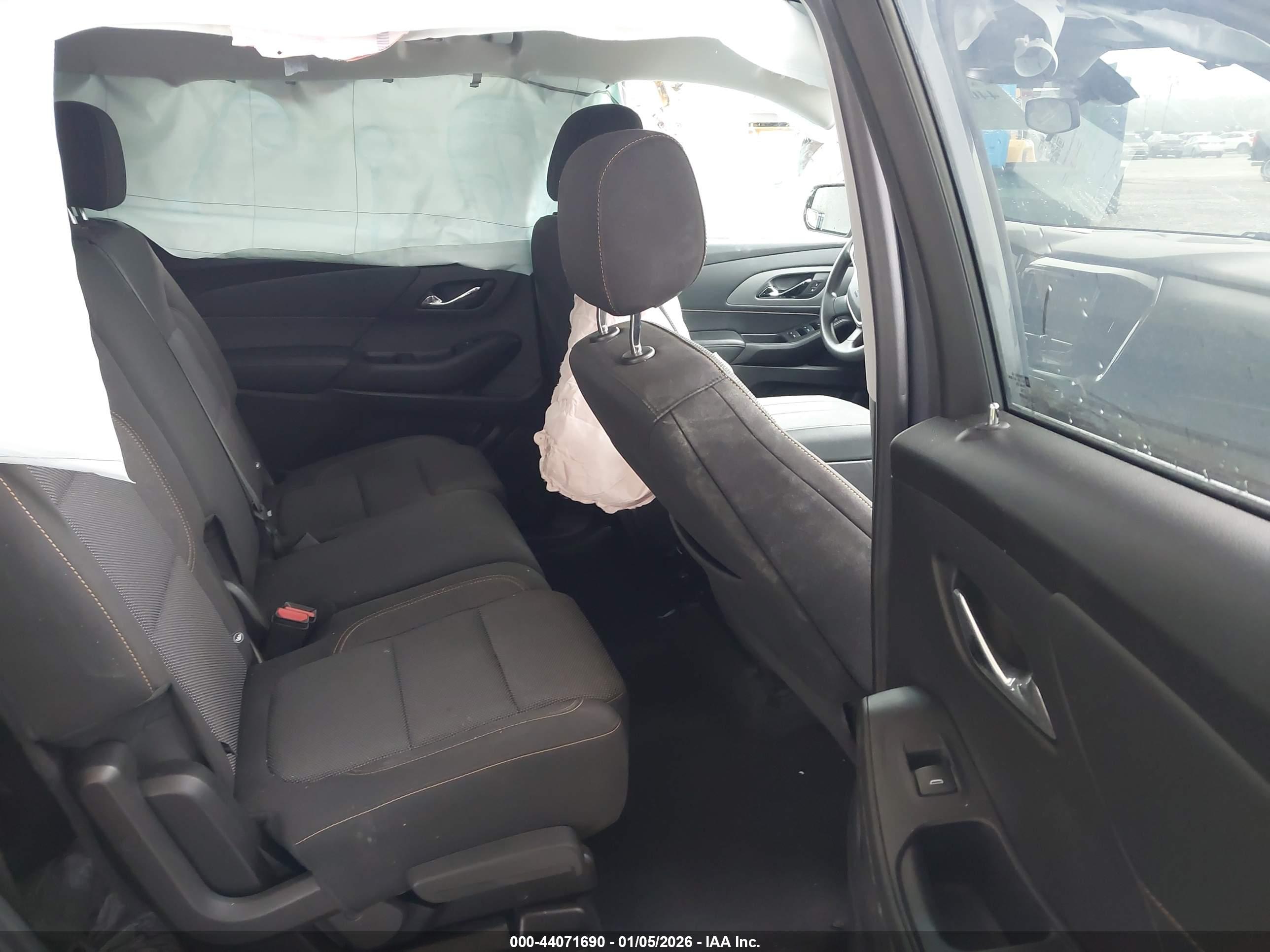 CHEVROLET TRAVERSE image 8