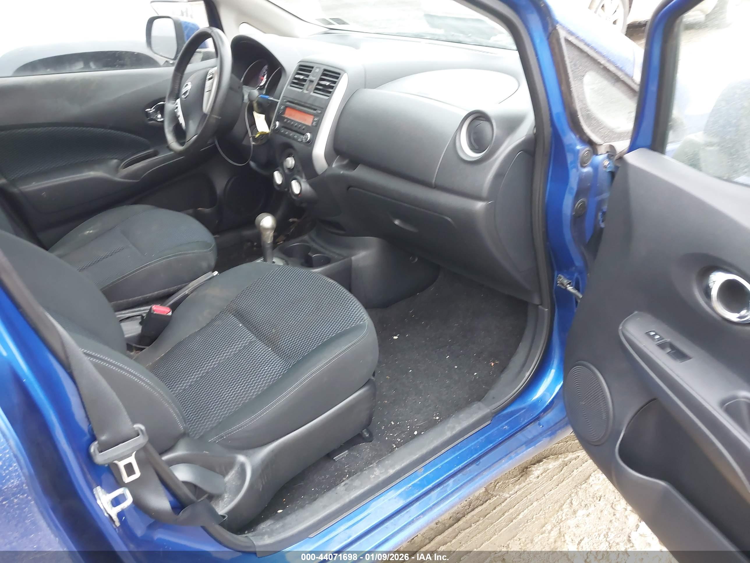 NISSAN VERSA image 5